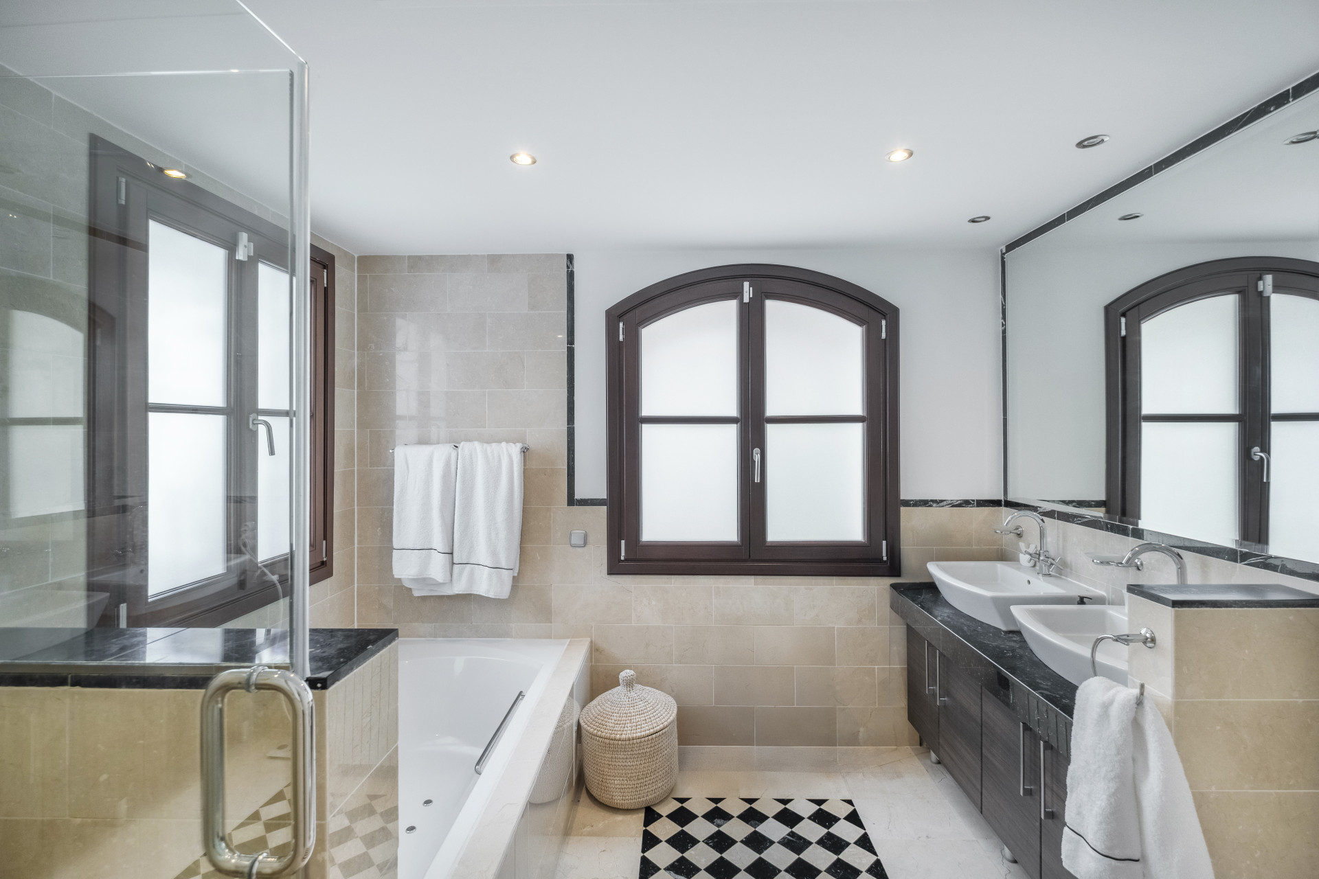 Timeless Luxury Villa in El Madroñal · Photo 18