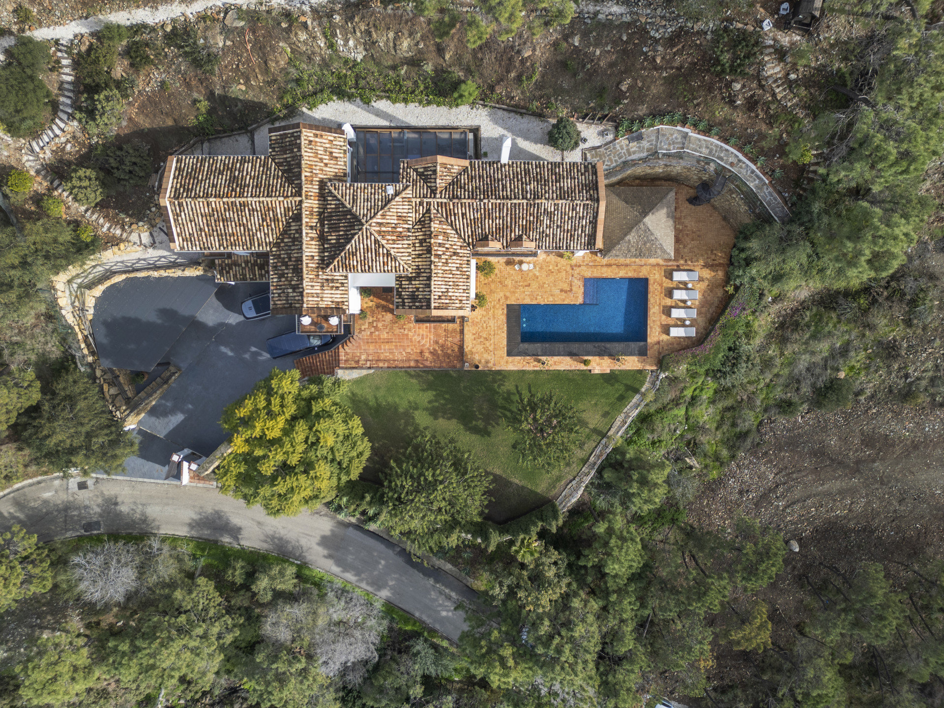 Timeless Luxury Villa in El Madroñal · Photo 42