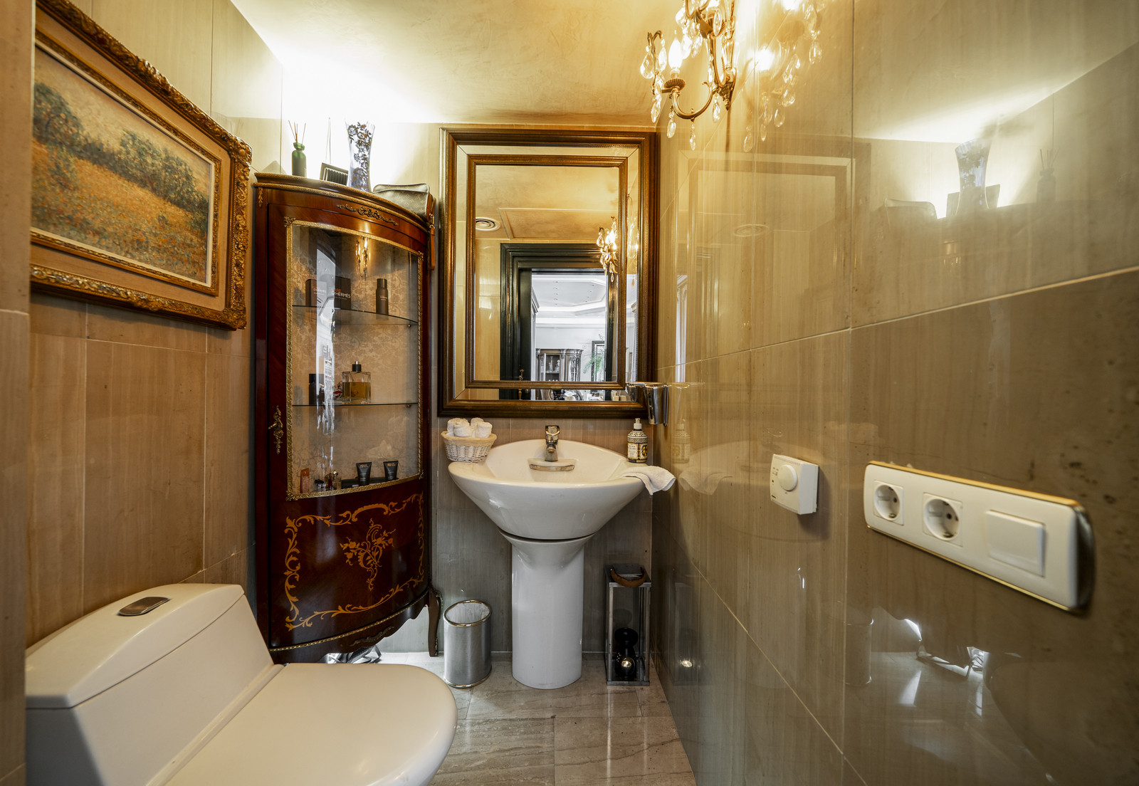Prestige Living and Investment Opportunity in the Heart of Puerto Banús · Photo 18