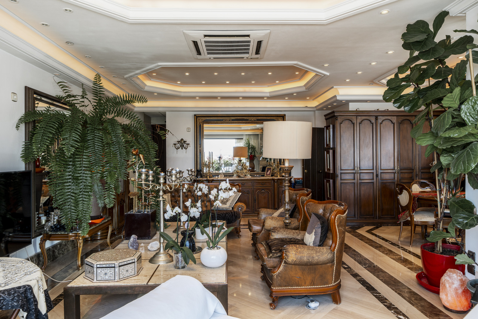 Prestige Living and Investment Opportunity in the Heart of Puerto Banús · Photo 21