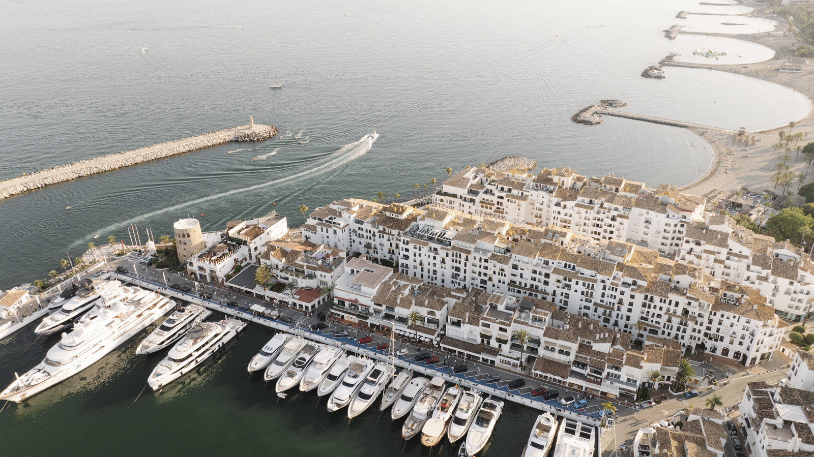 Prestige Living and Investment Opportunity in the Heart of Puerto Banús · Photo 15