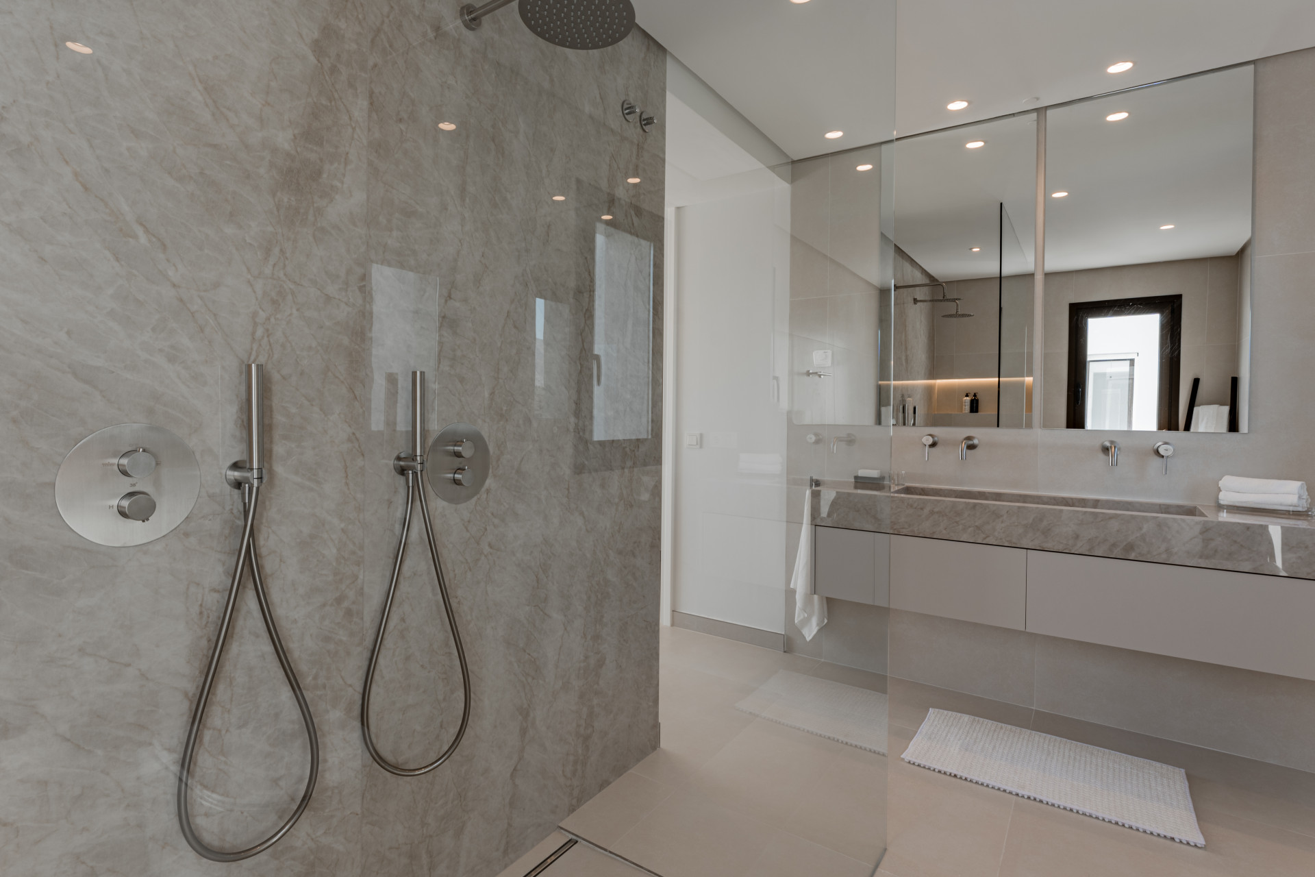 Stunning Duplex Penthouse with Private Pool and Panoramic Views in La Quinta, Benahavís · Photo 22