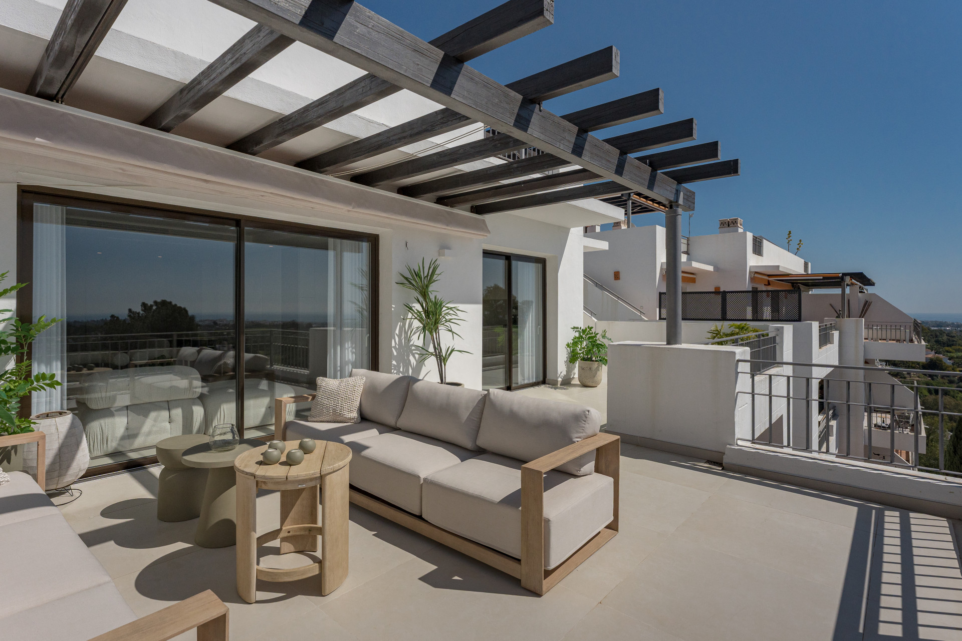 Stunning Duplex Penthouse with Private Pool and Panoramic Views in La Quinta, Benahavís · Photo 35