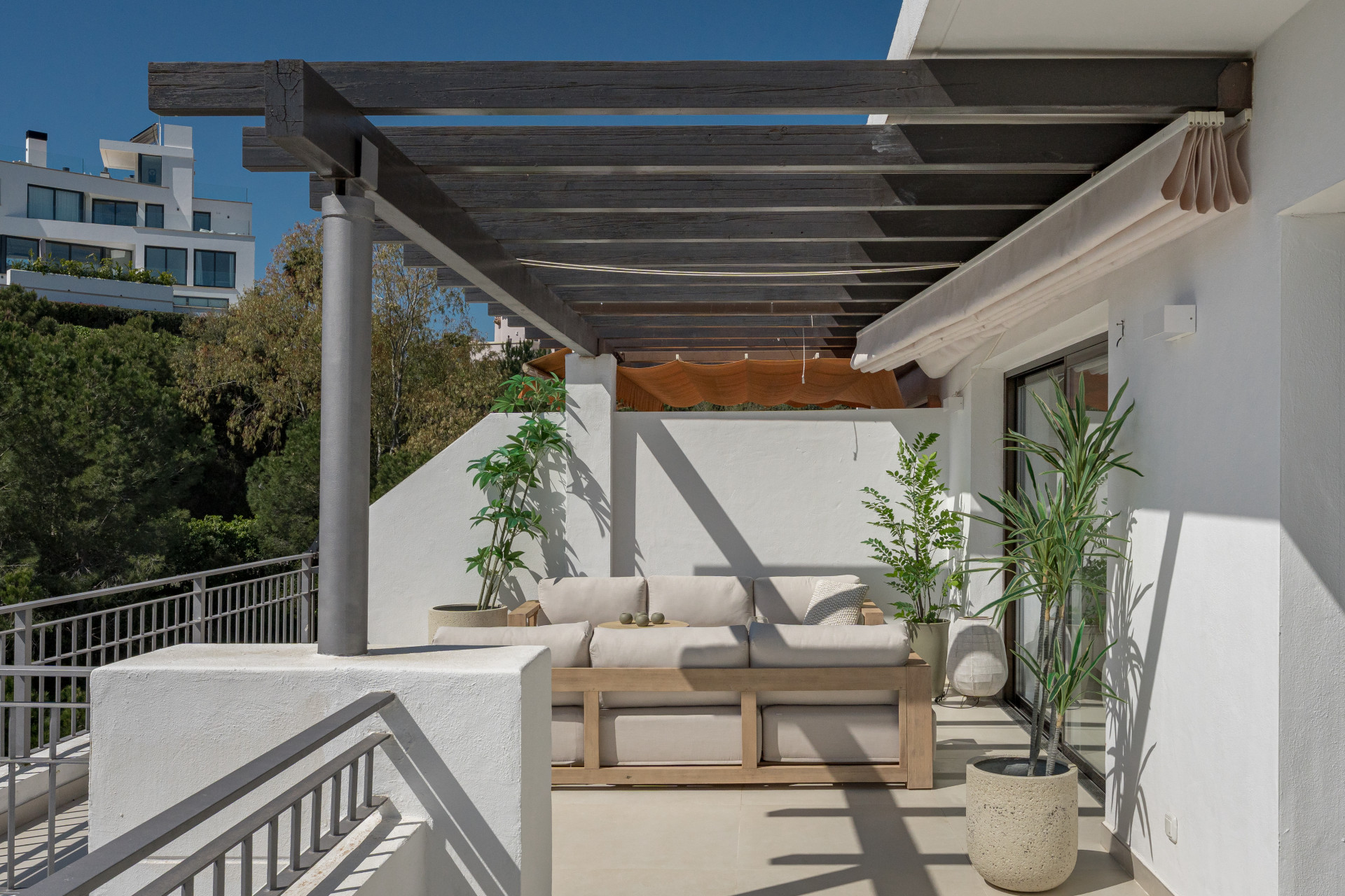 Stunning Duplex Penthouse with Private Pool and Panoramic Views in La Quinta, Benahavís · Photo 40