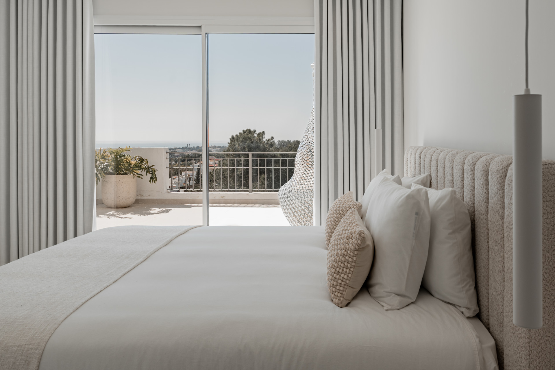 Stunning Duplex Penthouse with Private Pool and Panoramic Views in La Quinta, Benahavís · Photo 20