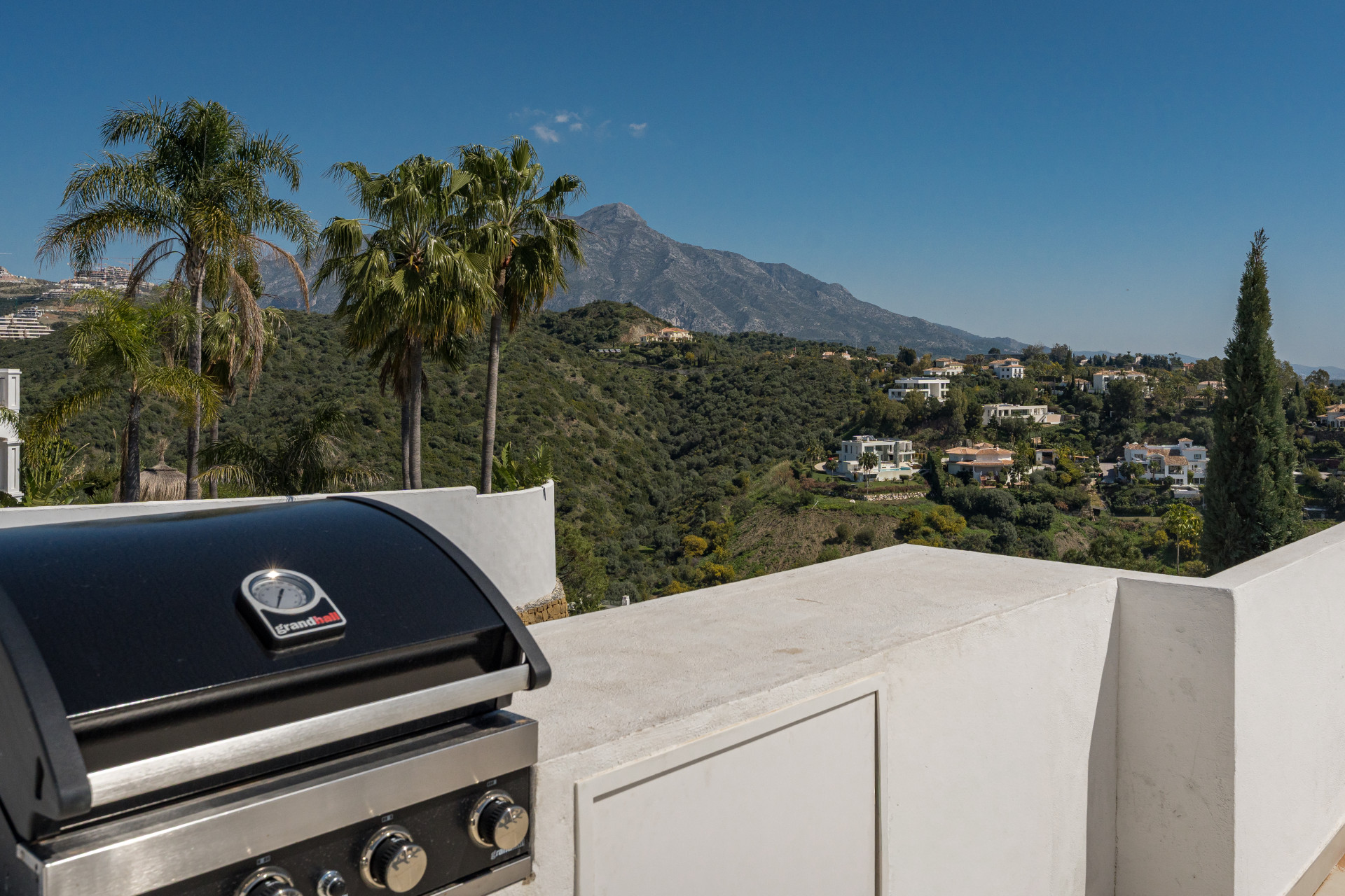 Stunning Duplex Penthouse with Private Pool and Panoramic Views in La Quinta, Benahavís · Photo 50
