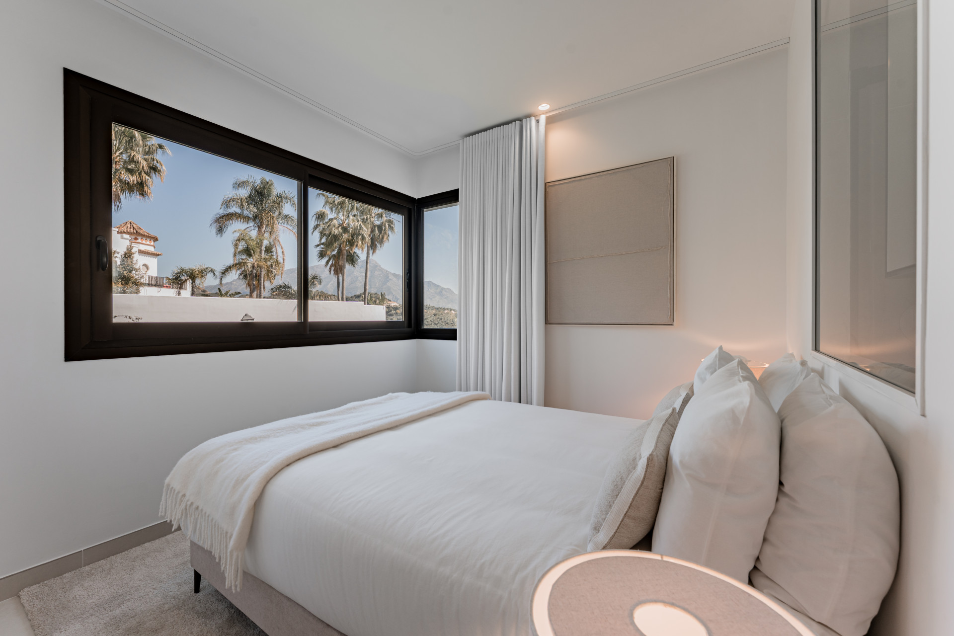 Stunning Duplex Penthouse with Private Pool and Panoramic Views in La Quinta, Benahavís · Photo 29