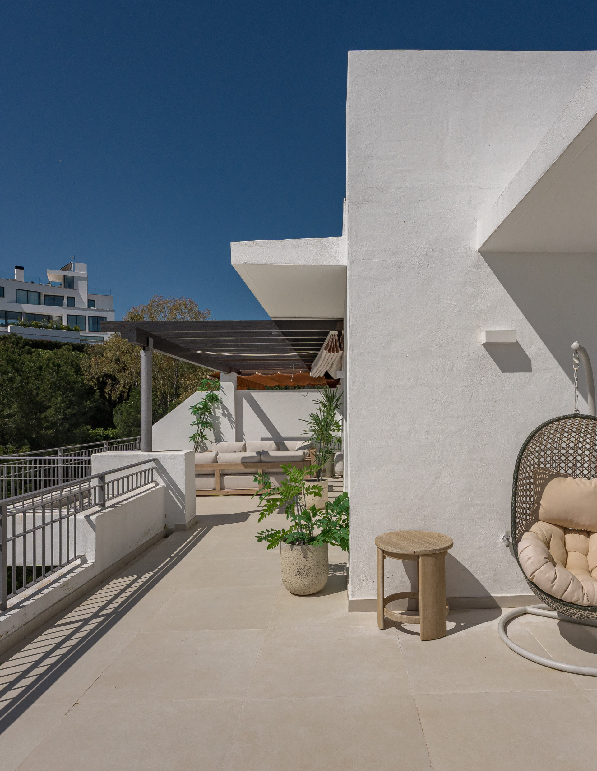 Stunning Duplex Penthouse with Private Pool and Panoramic Views in La Quinta, Benahavís · Photo 38