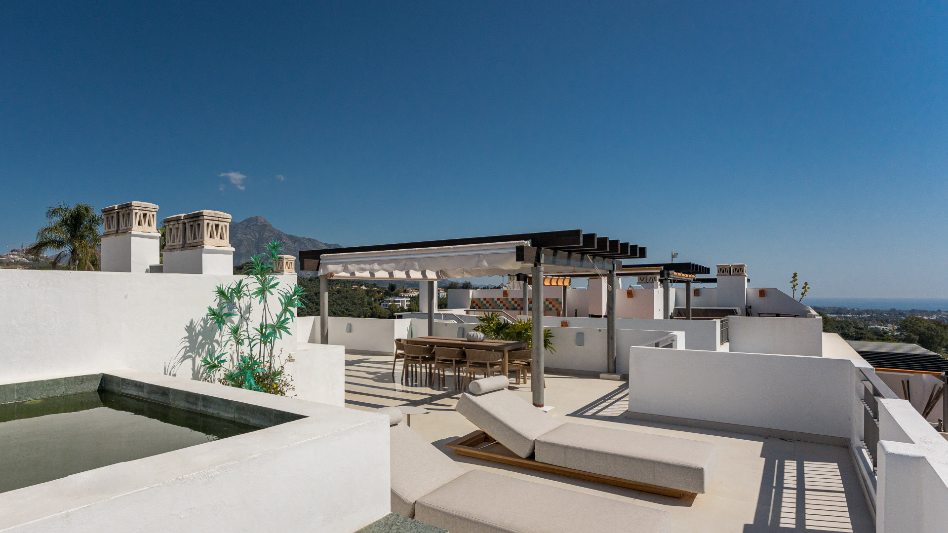 Stunning Duplex Penthouse with Private Pool and Panoramic Views in La Quinta, Benahavís · Photo 55