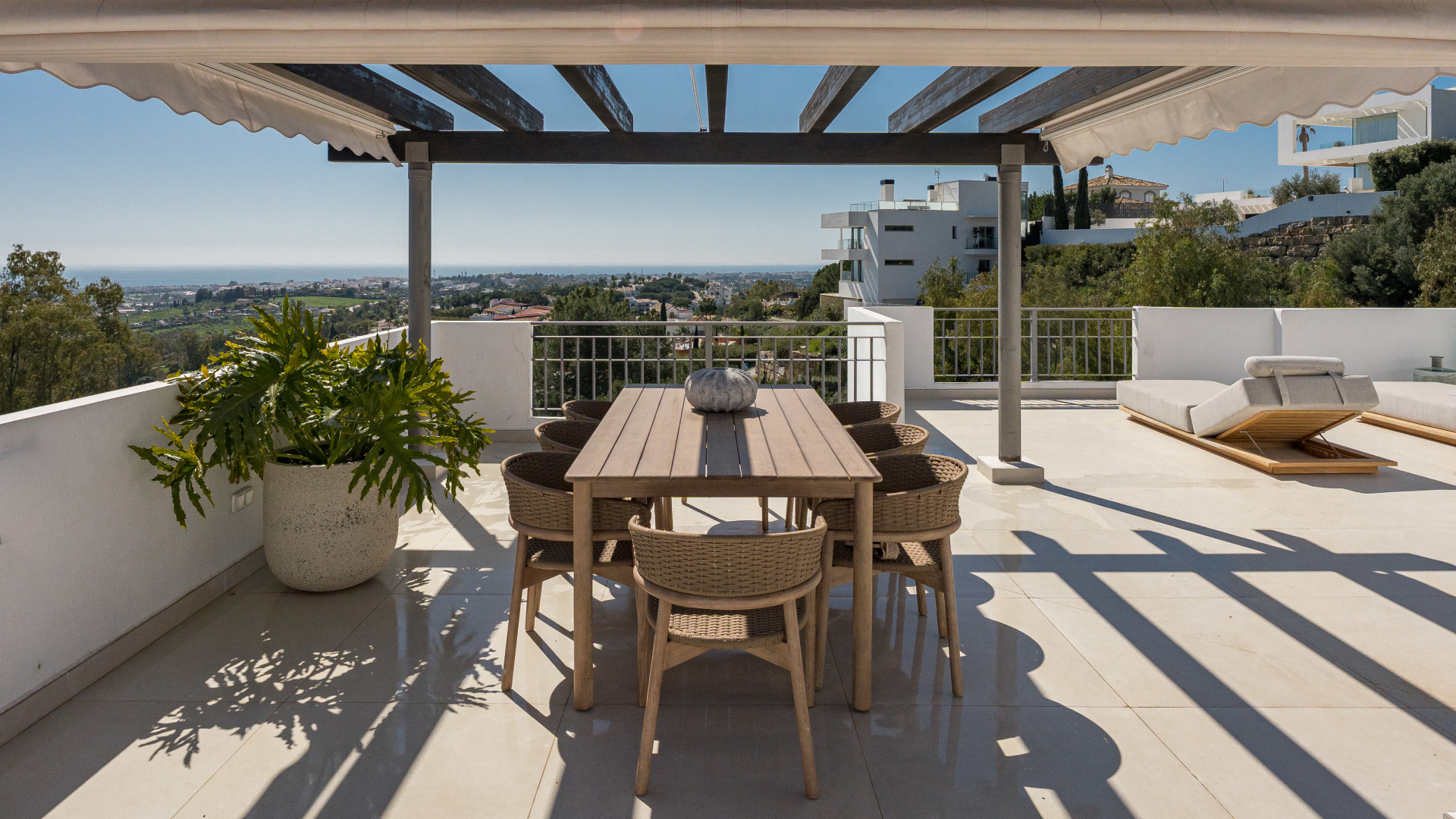 Stunning Duplex Penthouse with Private Pool and Panoramic Views in La Quinta, Benahavís · Photo 51