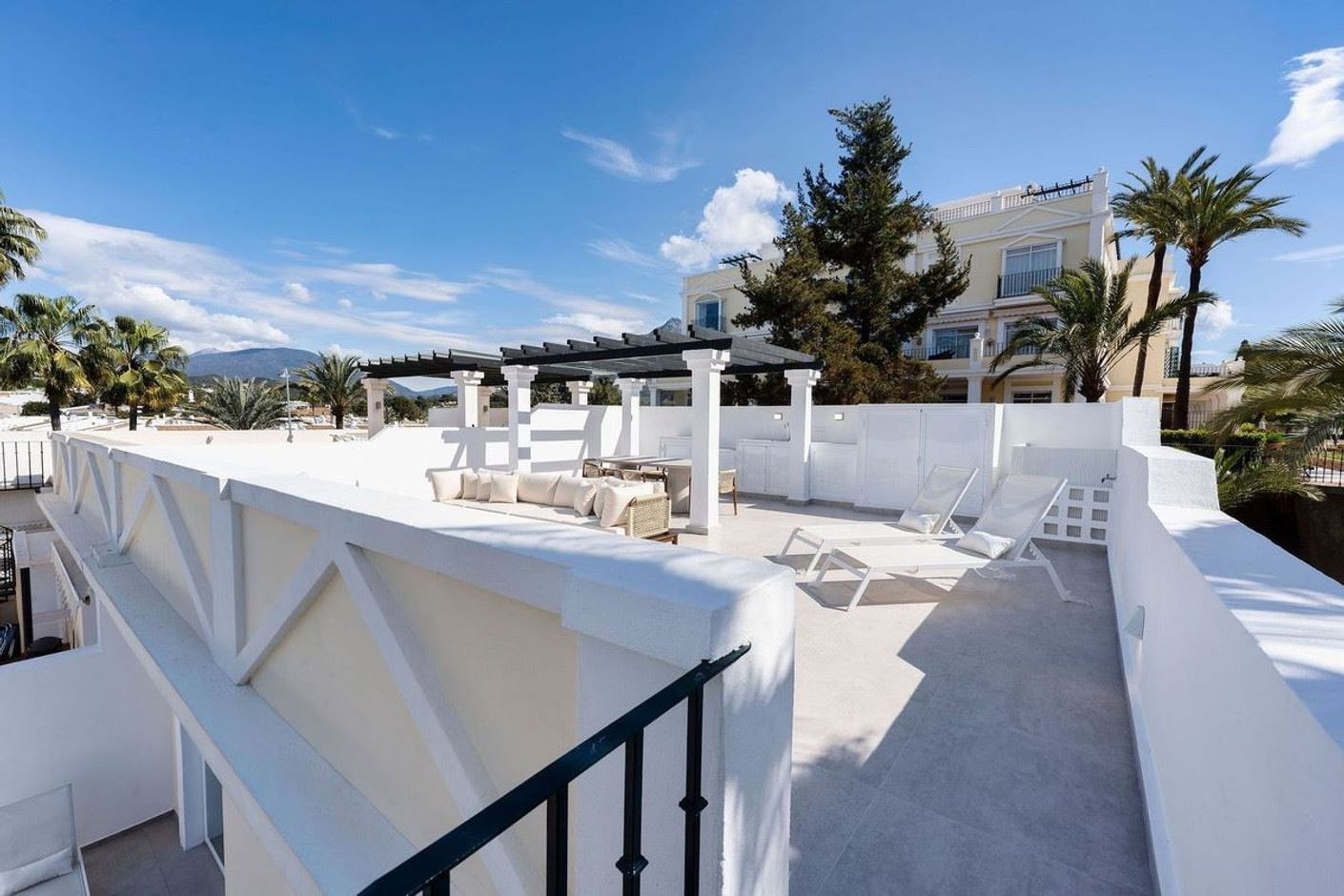 Duplex Penthouse for Sale in Aloha Gardens · Photo 16