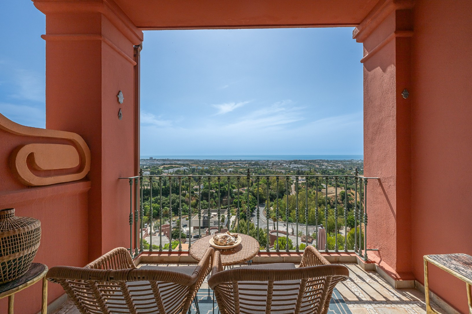 Exclusive Duplex Reformed with Panoramic Sea Views in La Quinta, Benahavís · Photo 38