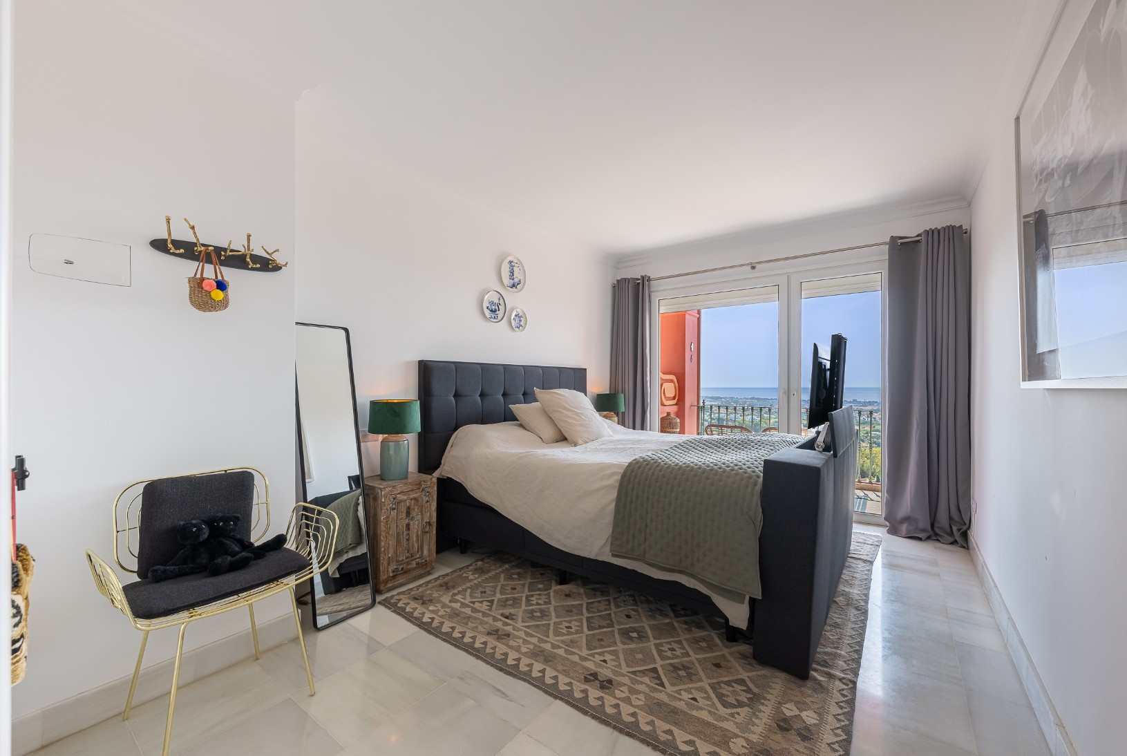 Exclusive Duplex Reformed with Panoramic Sea Views in La Quinta, Benahavís · Photo 16