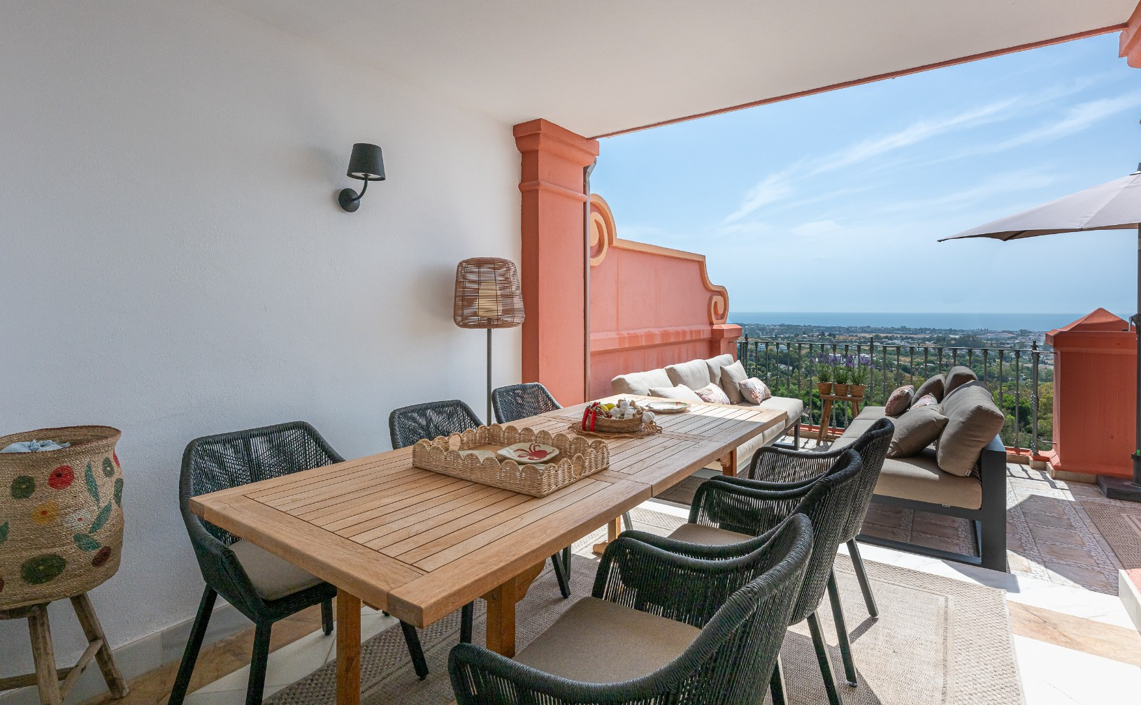 Exclusive Duplex Reformed with Panoramic Sea Views in La Quinta, Benahavís · Photo 10