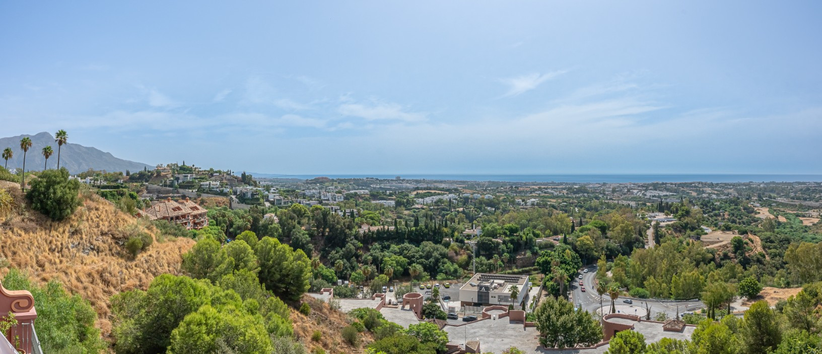 Exclusive Duplex Reformed with Panoramic Sea Views in La Quinta, Benahavís · Photo 52