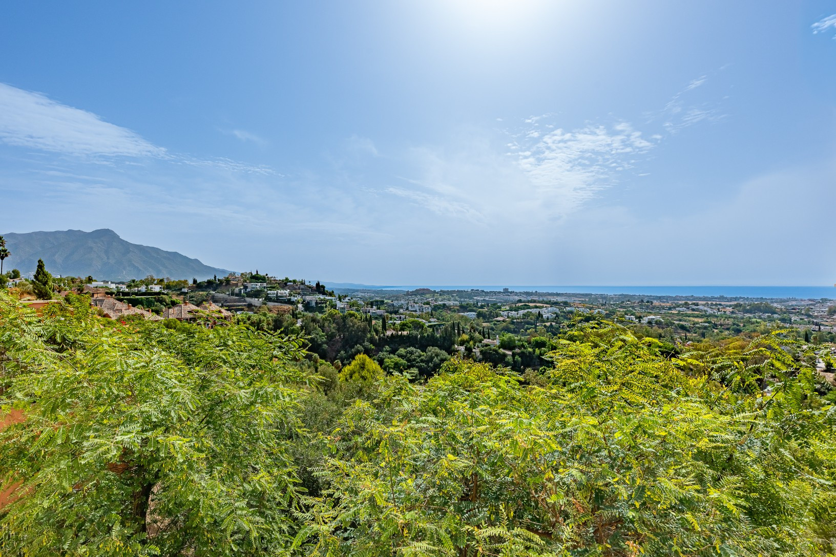 Exclusive Duplex Reformed with Panoramic Sea Views in La Quinta, Benahavís · Photo 51