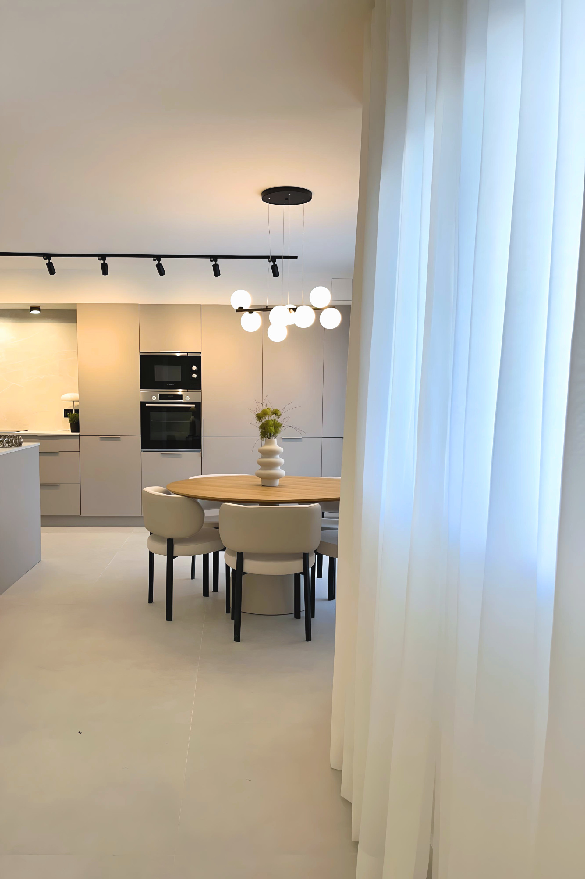 ELEGANT GROUND FLOOR RETREAT WITH PRIVATE GARDEN IN NUEVA ANDALUCÍA · Photo 34