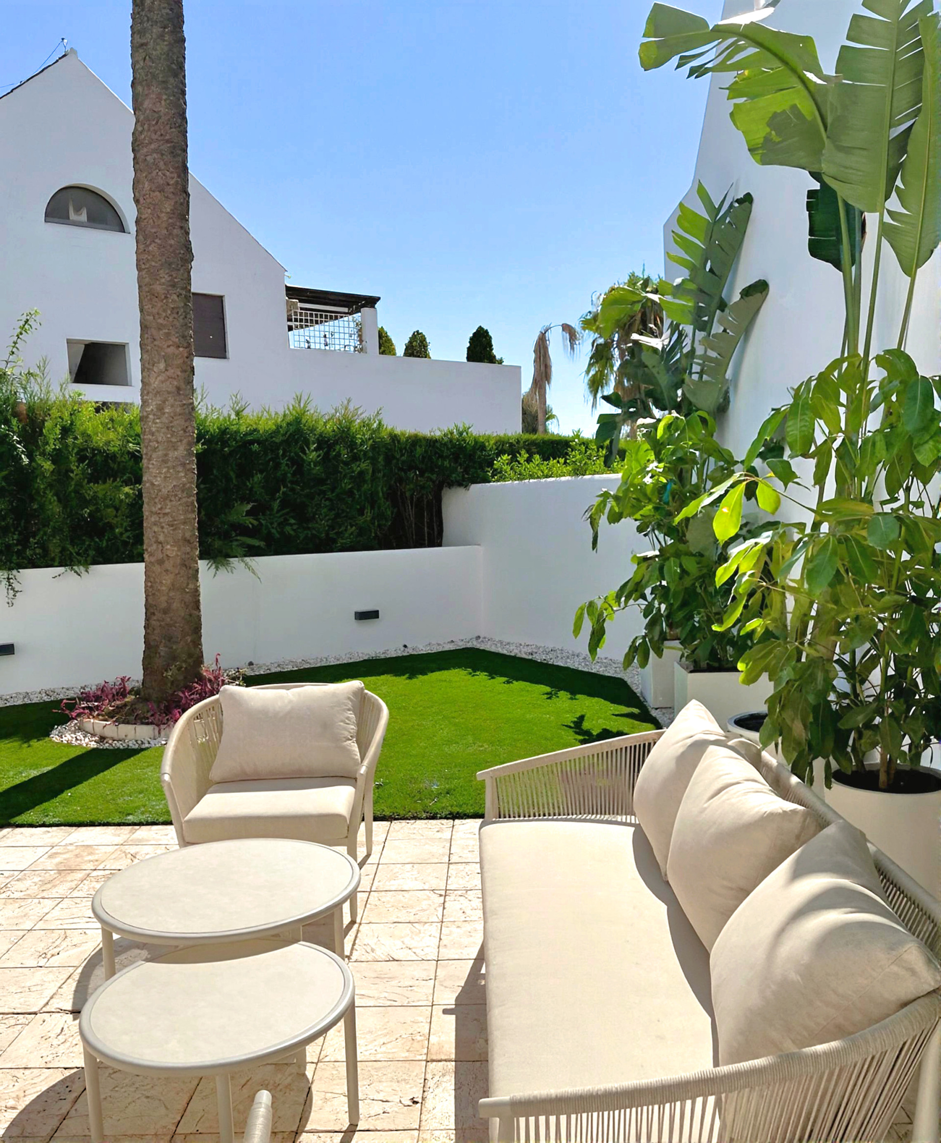 ELEGANT GROUND FLOOR RETREAT WITH PRIVATE GARDEN IN NUEVA ANDALUCÍA · Photo 26