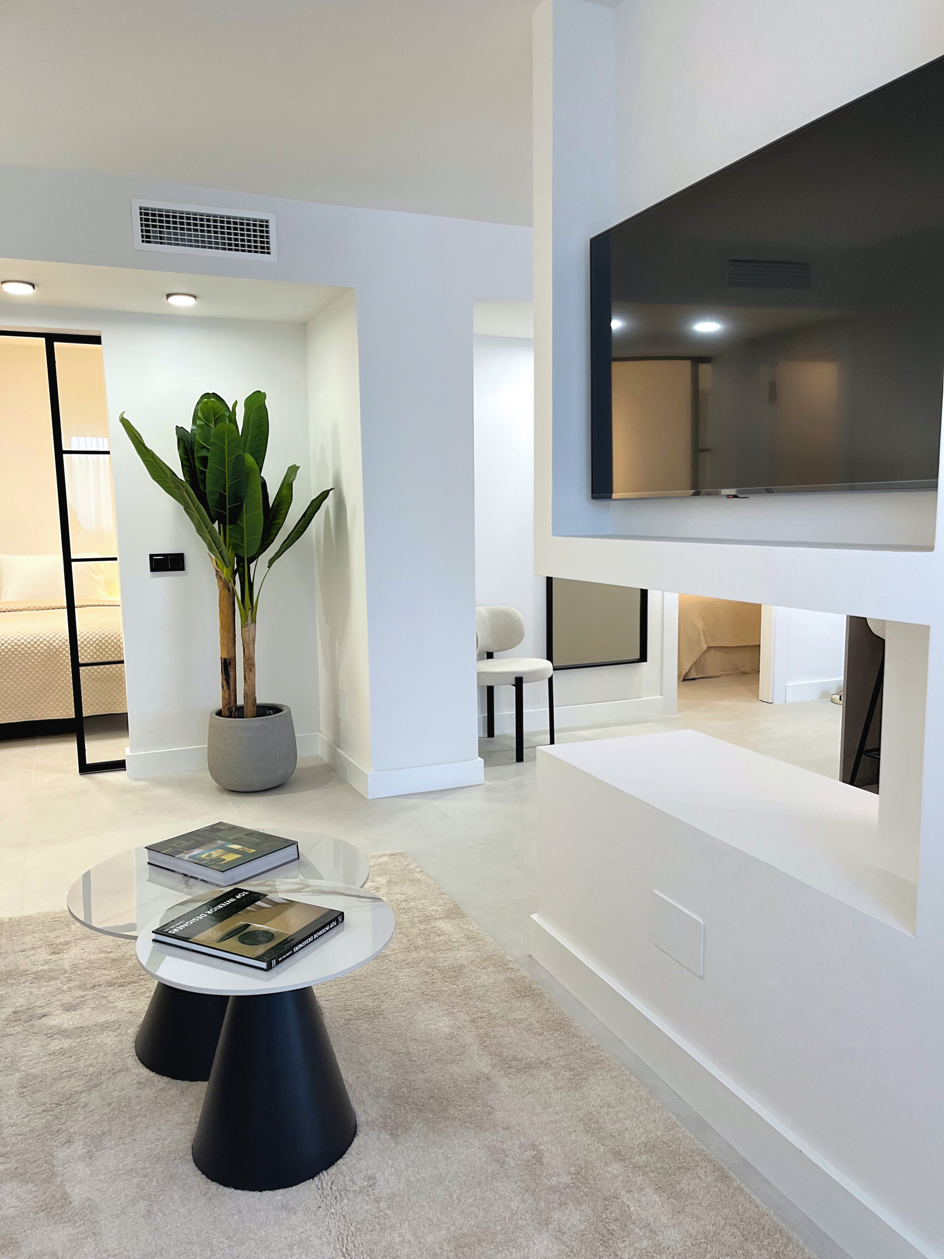 ELEGANT GROUND FLOOR RETREAT WITH PRIVATE GARDEN IN NUEVA ANDALUCÍA · Photo 17
