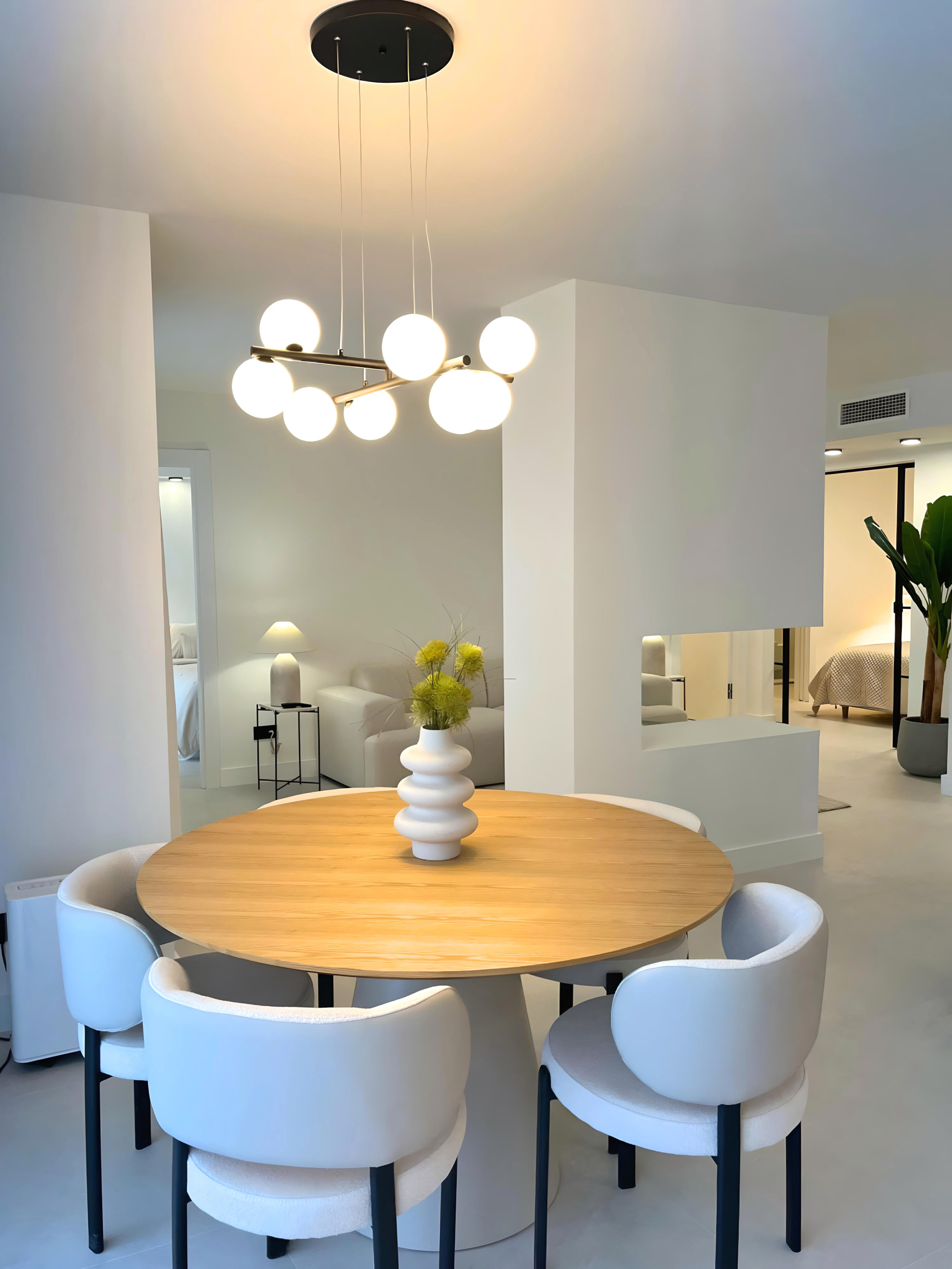 ELEGANT GROUND FLOOR RETREAT WITH PRIVATE GARDEN IN NUEVA ANDALUCÍA · Photo 13