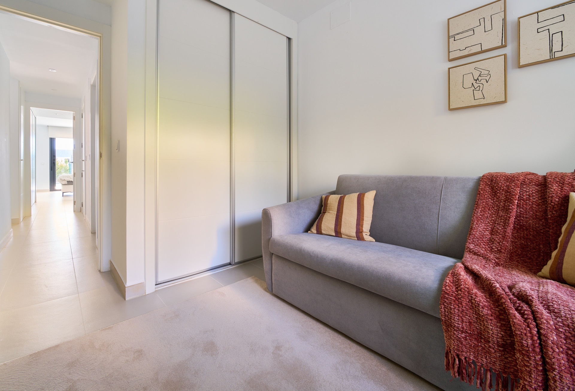 Key Ready - Last Unit - Fully Furnished - Ground Floor in the New Golden Mile - UFH + South Orientation · Photo 18
