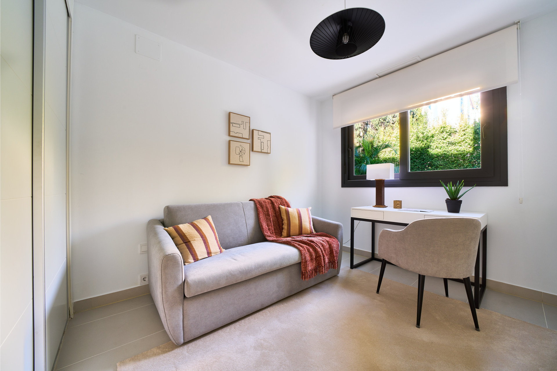 Key Ready - Last Unit - Fully Furnished - Ground Floor in the New Golden Mile - UFH + South Orientation · Photo 19
