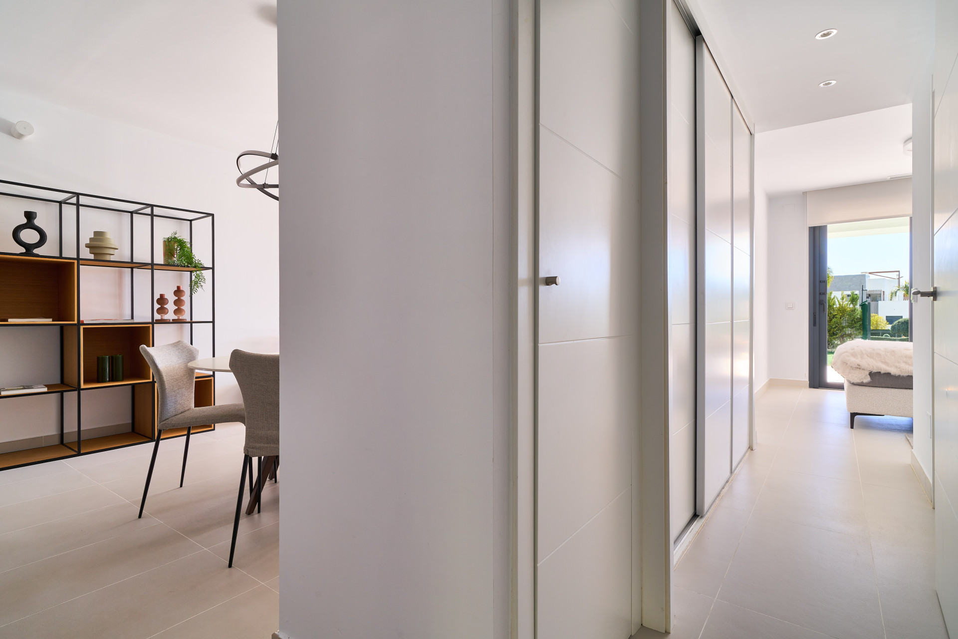 Key Ready - Last Unit - Fully Furnished - Ground Floor in the New Golden Mile - UFH + South Orientation · Photo 17