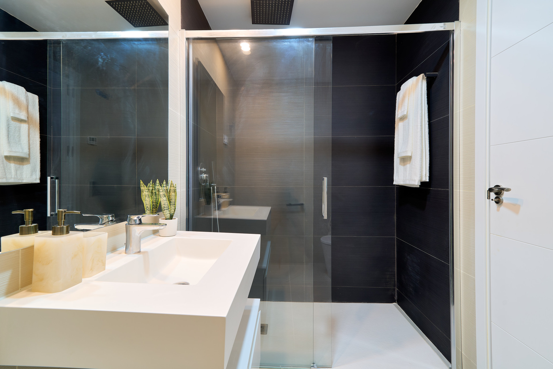 Key Ready - Last Unit - Fully Furnished - Ground Floor in the New Golden Mile - UFH + South Orientation · Photo 25