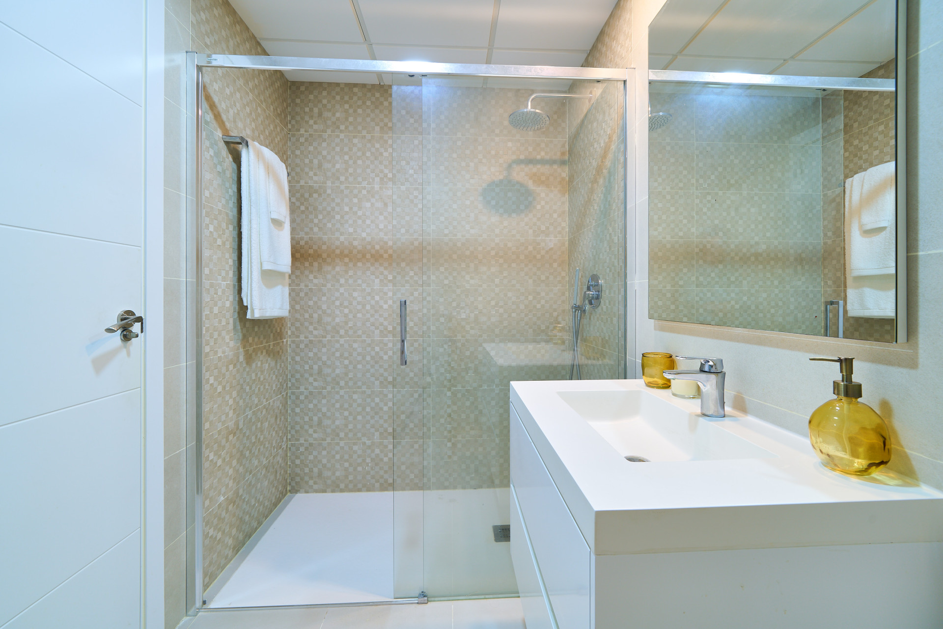 Key Ready - Last Unit - Fully Furnished - Ground Floor in the New Golden Mile - UFH + South Orientation · Photo 23
