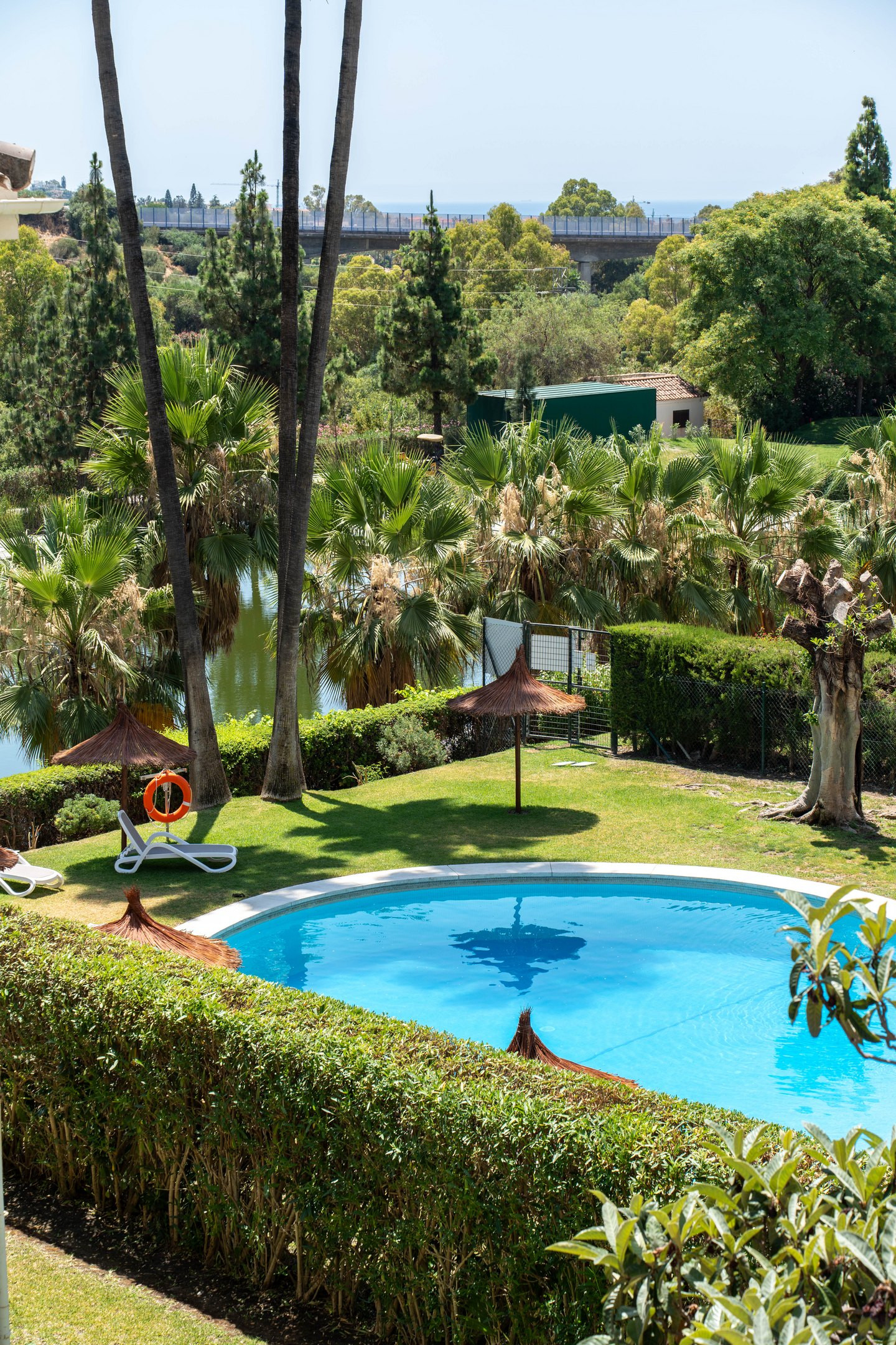 A Refined Top-Floor apartment with Panoramic Views in La Quinta · Photo 32