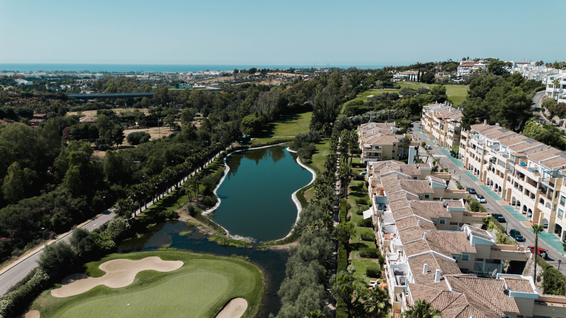 A Refined Top-Floor apartment with Panoramic Views in La Quinta · Photo 35