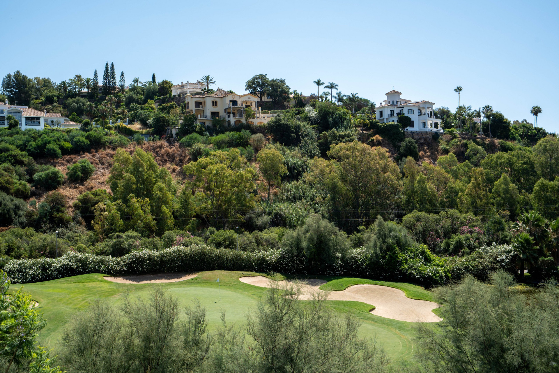 A Refined Top-Floor apartment with Panoramic Views in La Quinta · Photo 31