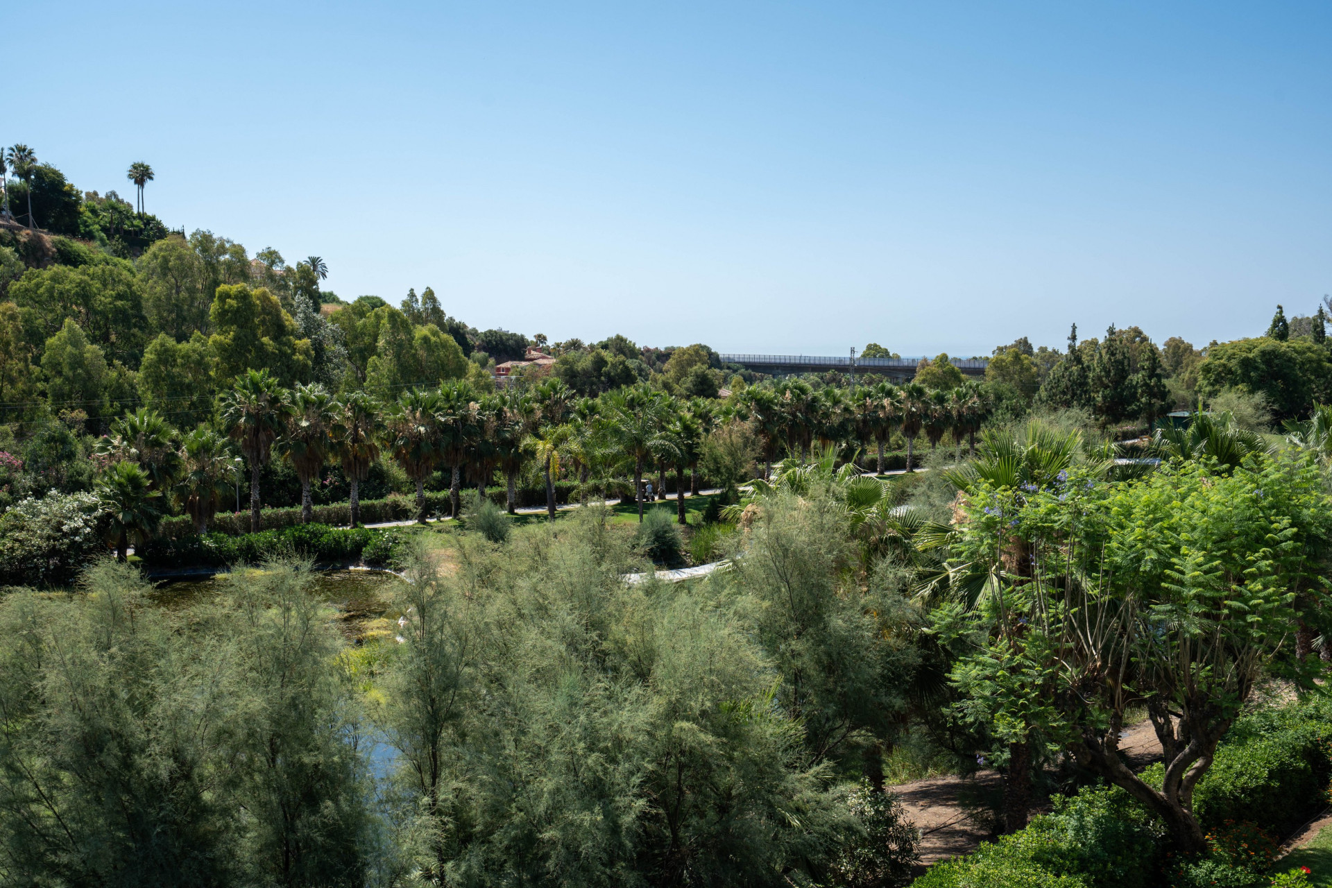A Refined Top-Floor apartment with Panoramic Views in La Quinta · Photo 30