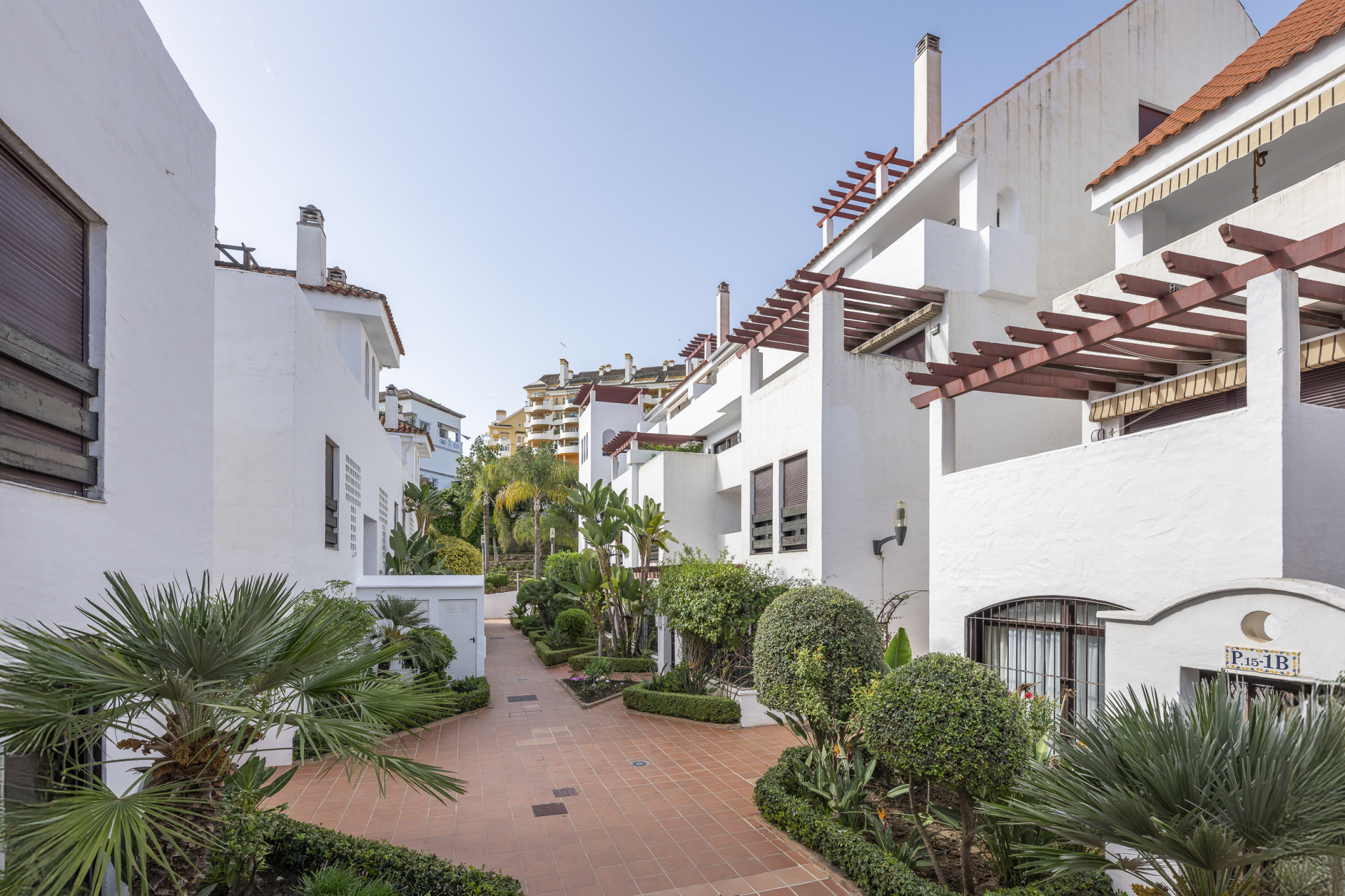 Beautifully renovated three-bedroom, east facing apartment, located in one of the most desirable complexes in Nueva Andalucia, La Maestranza. · Photo 8