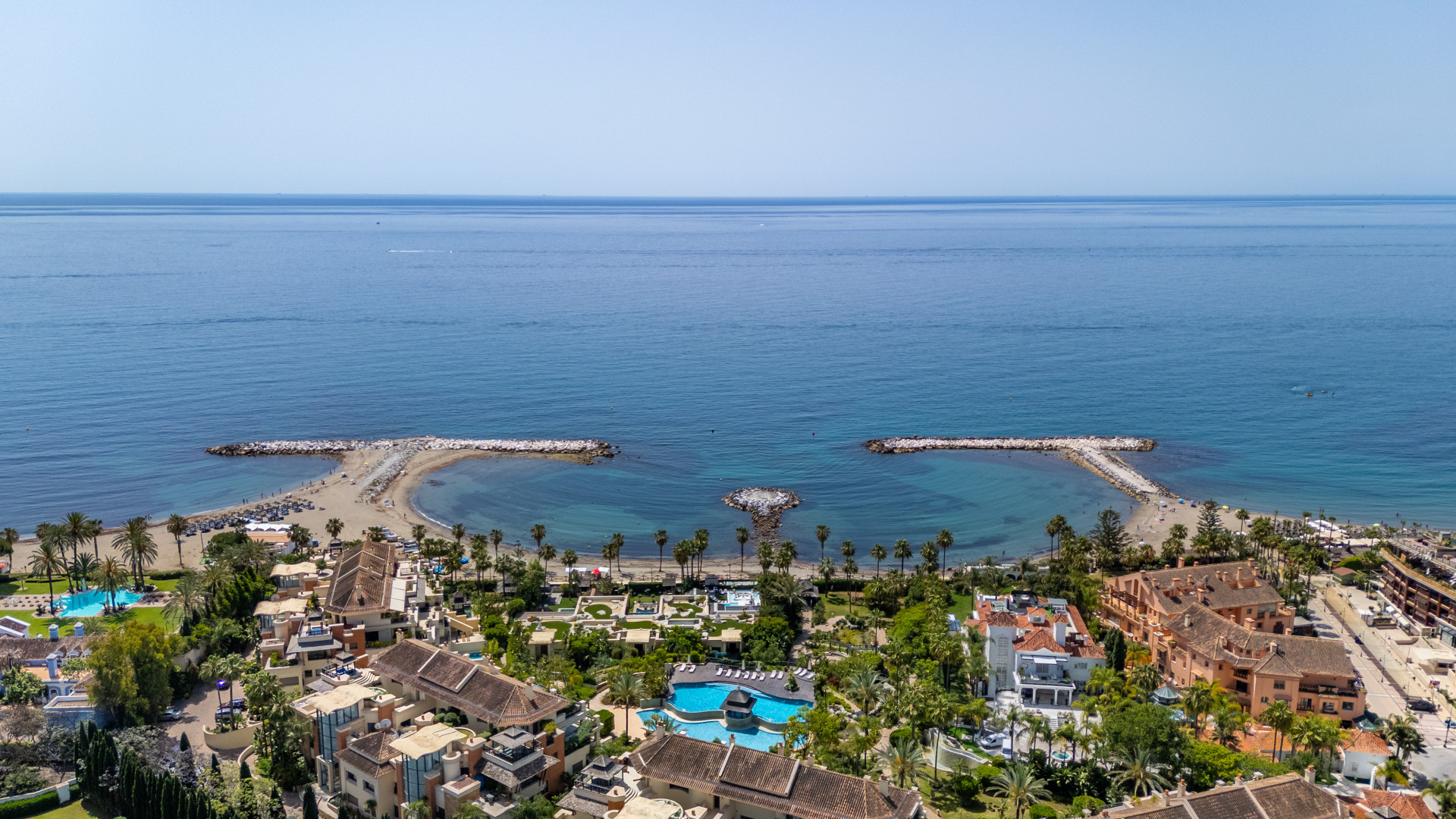 Exclusive apartment on the beach next to Puerto Banus · Photo 27