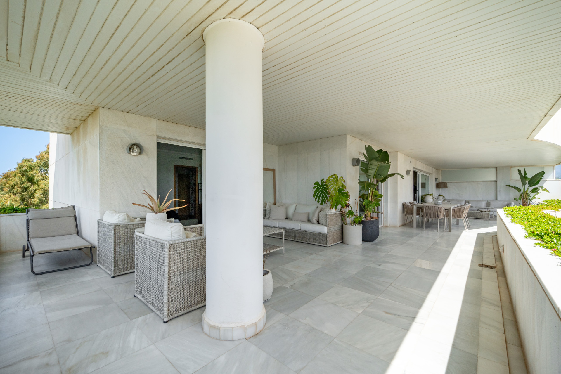 Exclusive apartment on the beach next to Puerto Banus · Photo 18