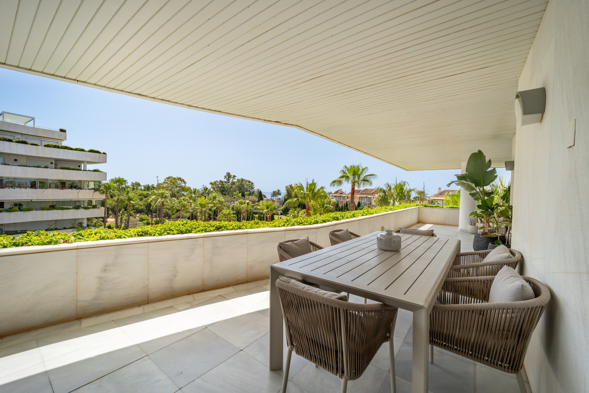 Exclusive apartment on the beach next to Puerto Banus · Photo 16