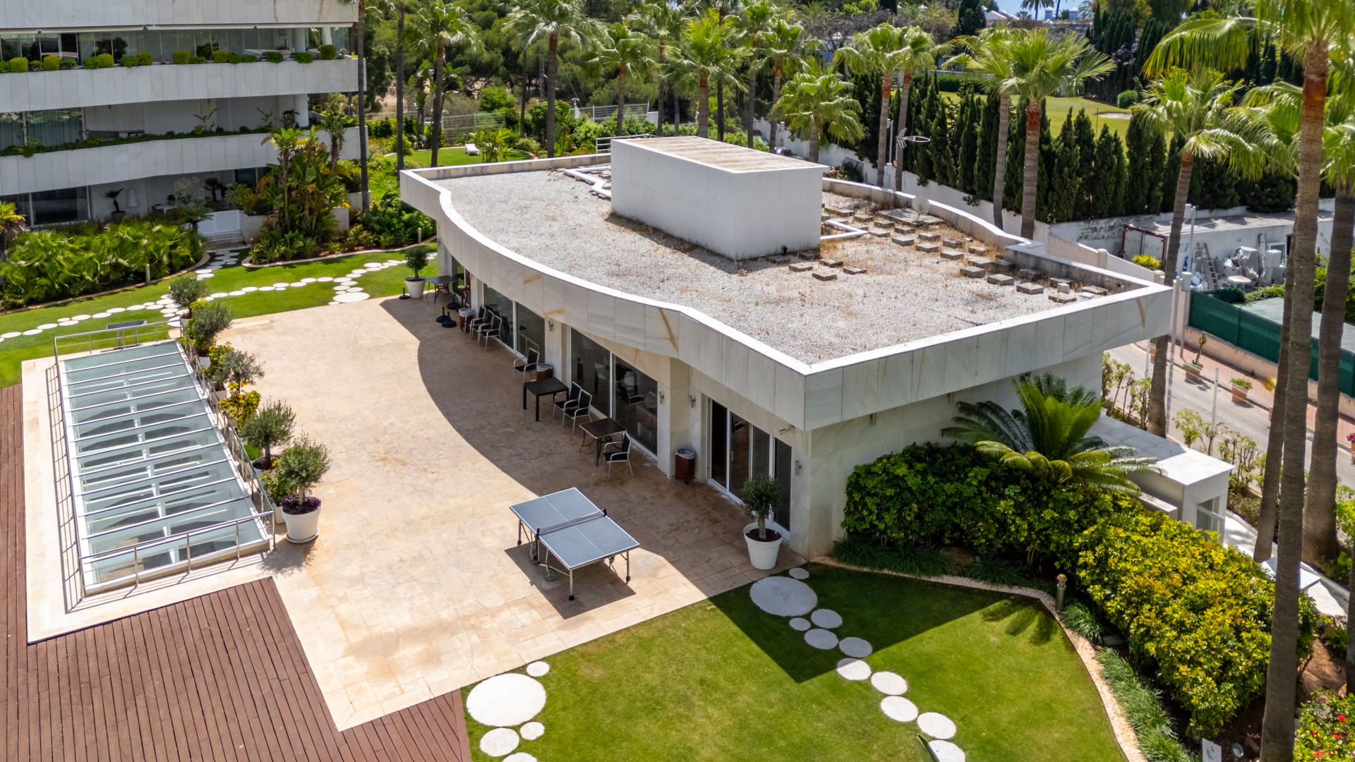 Exclusive apartment on the beach next to Puerto Banus · Photo 23