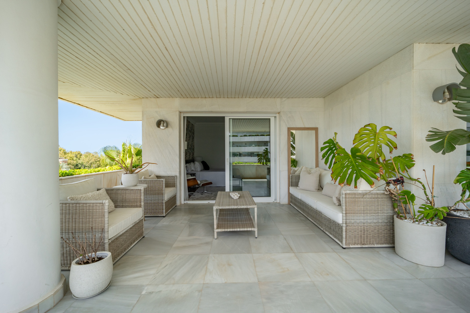 Exclusive apartment on the beach next to Puerto Banus · Photo 17