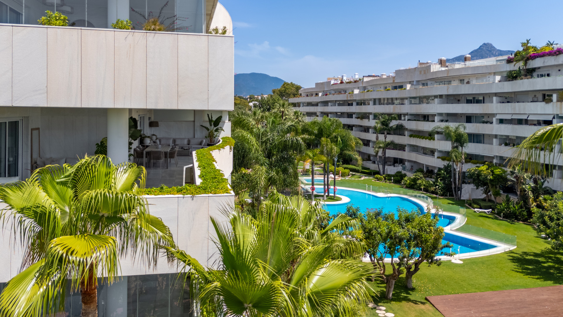 Exclusive apartment on the beach next to Puerto Banus · Photo 25