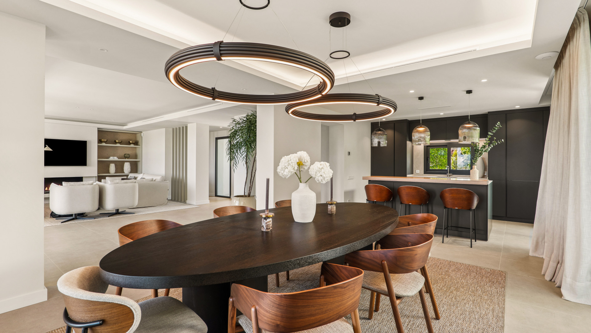 Welcome to Villa Rosalia — Refined Luxury with Stunning Seaviews in Nueva Andalucía, Marbella · Photo 8