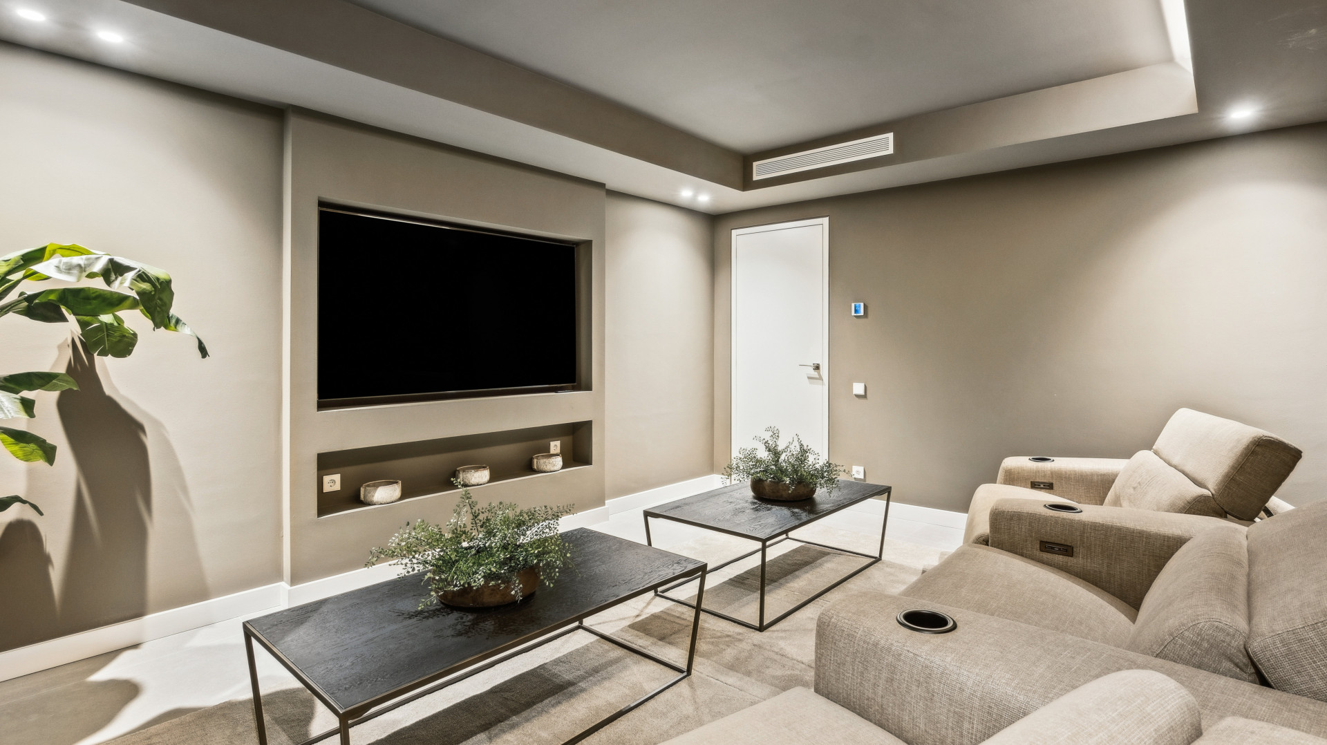 Welcome to Villa Rosalia — Refined Luxury with Stunning Seaviews in Nueva Andalucía, Marbella · Photo 16