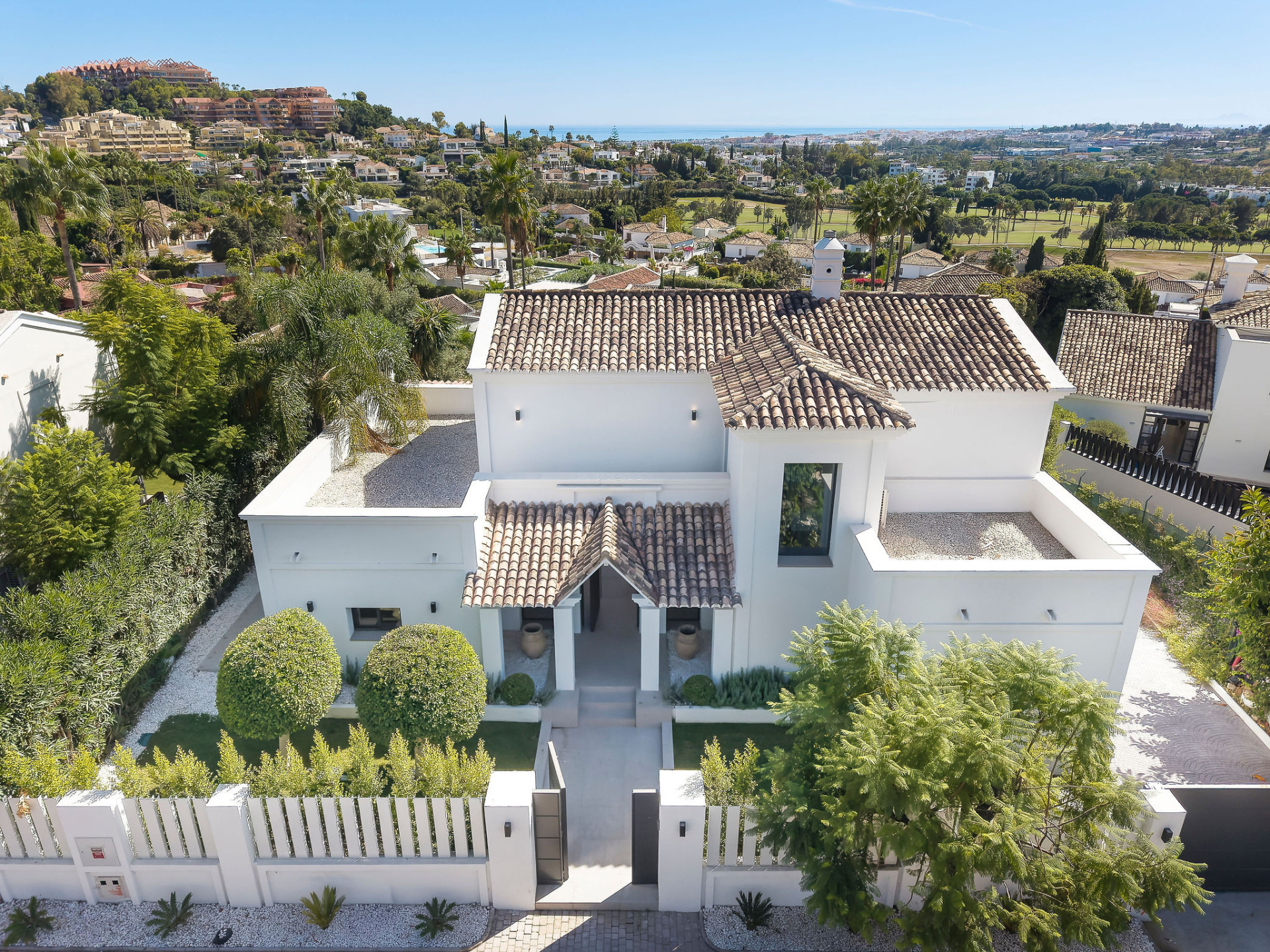 Welcome to Villa Rosalia — Refined Luxury with Stunning Seaviews in Nueva Andalucía, Marbella · Photo 26