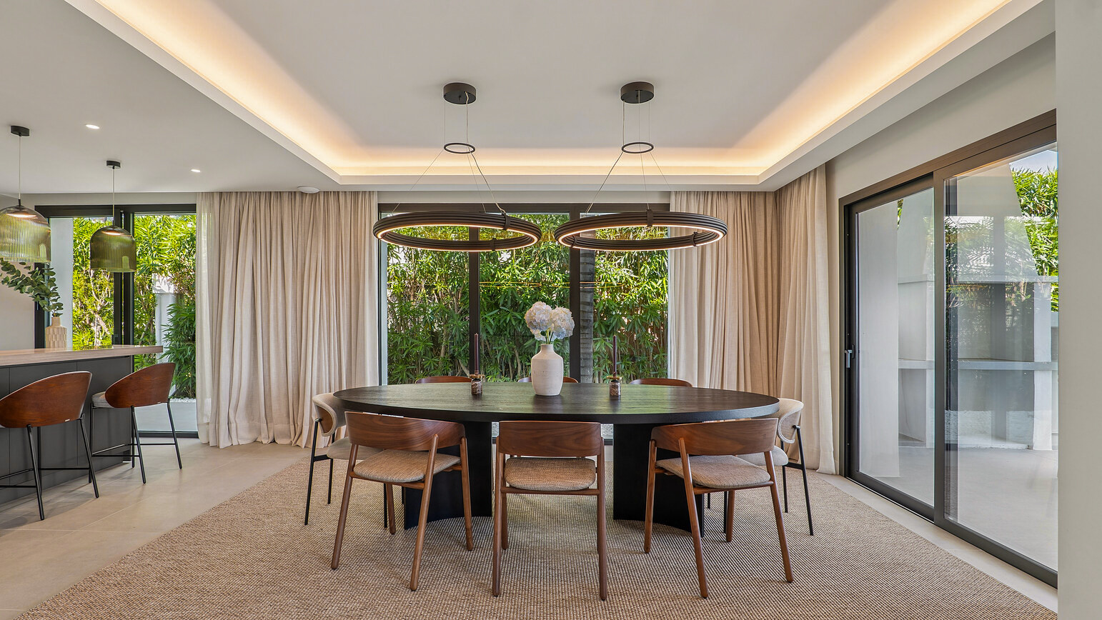 Welcome to Villa Rosalia — Refined Luxury with Stunning Seaviews in Nueva Andalucía, Marbella · Photo 9