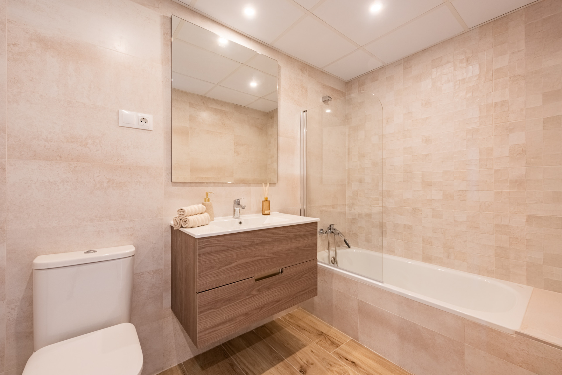 Brand New Luxury Corner Apartment with Sea & Mountain Views in Nueva Andalucia, Marbella · Photo 15