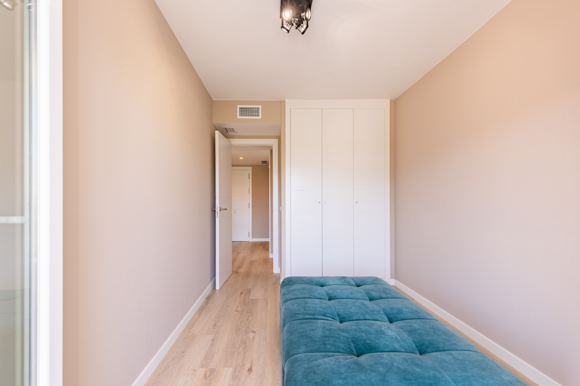 Brand New Luxury Corner Apartment with Sea & Mountain Views in Nueva Andalucia, Marbella · Photo 16