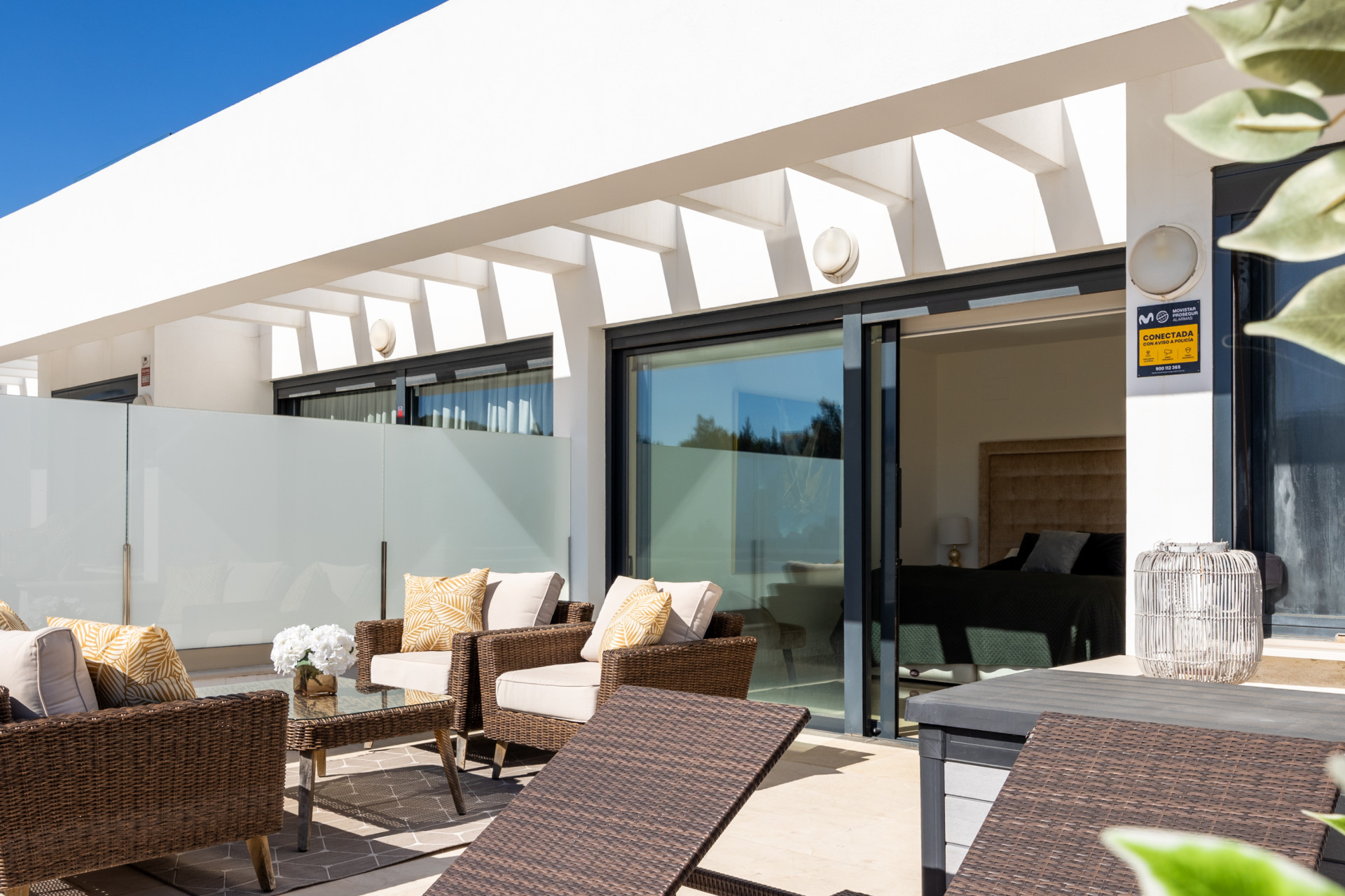 Elegant 3-Bedroom Townhouse with Panoramic Views Near Puerto Banús · Photo 31