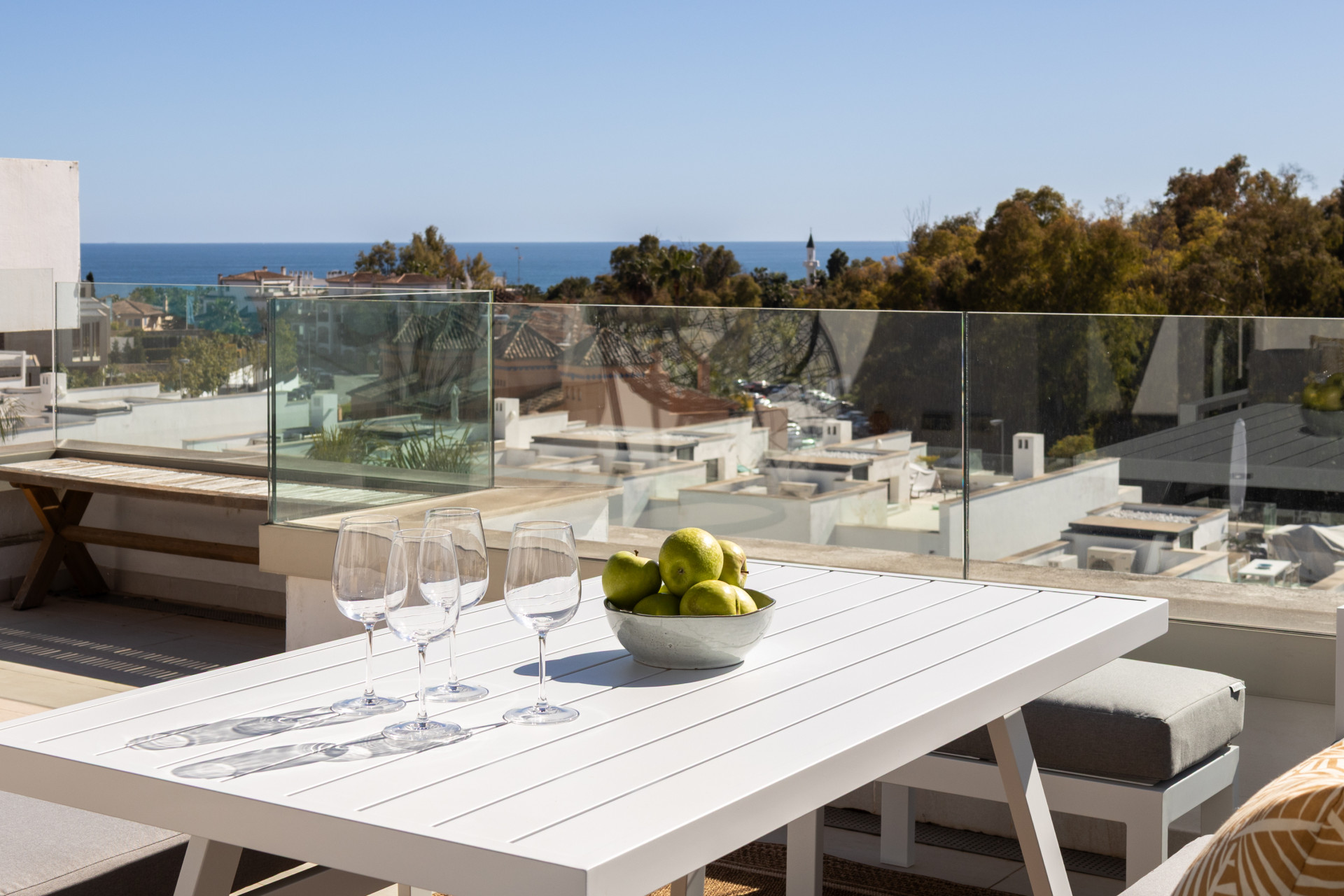 Elegant 3-Bedroom Townhouse with Panoramic Views Near Puerto Banús · Photo 22