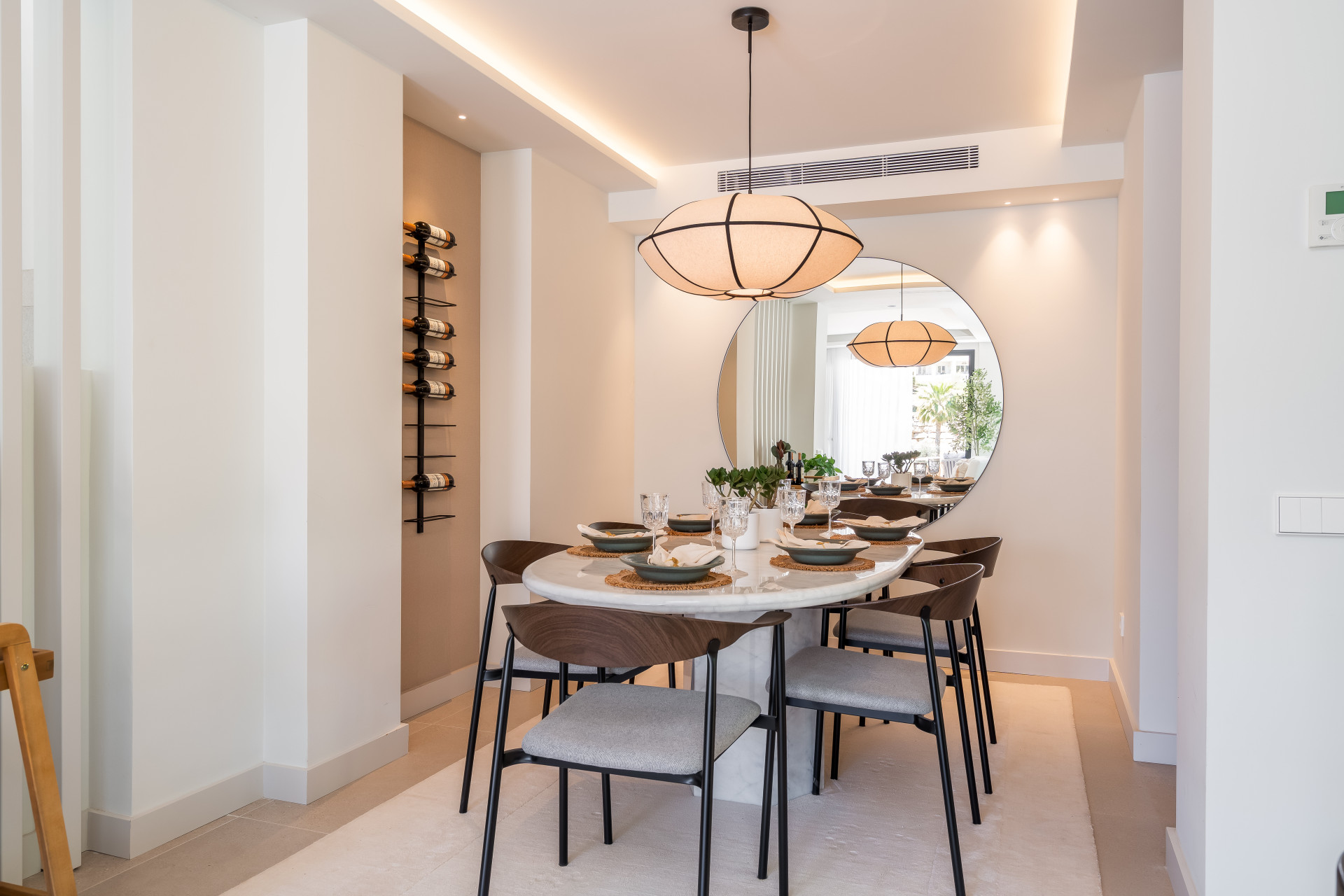 Welcome to Villa Lucalle, a contemporary masterpiece located in the picturesque grounds of Los Naranjos Hill Club in La Cerquilla, Nueva Andalucía. · Photo 8