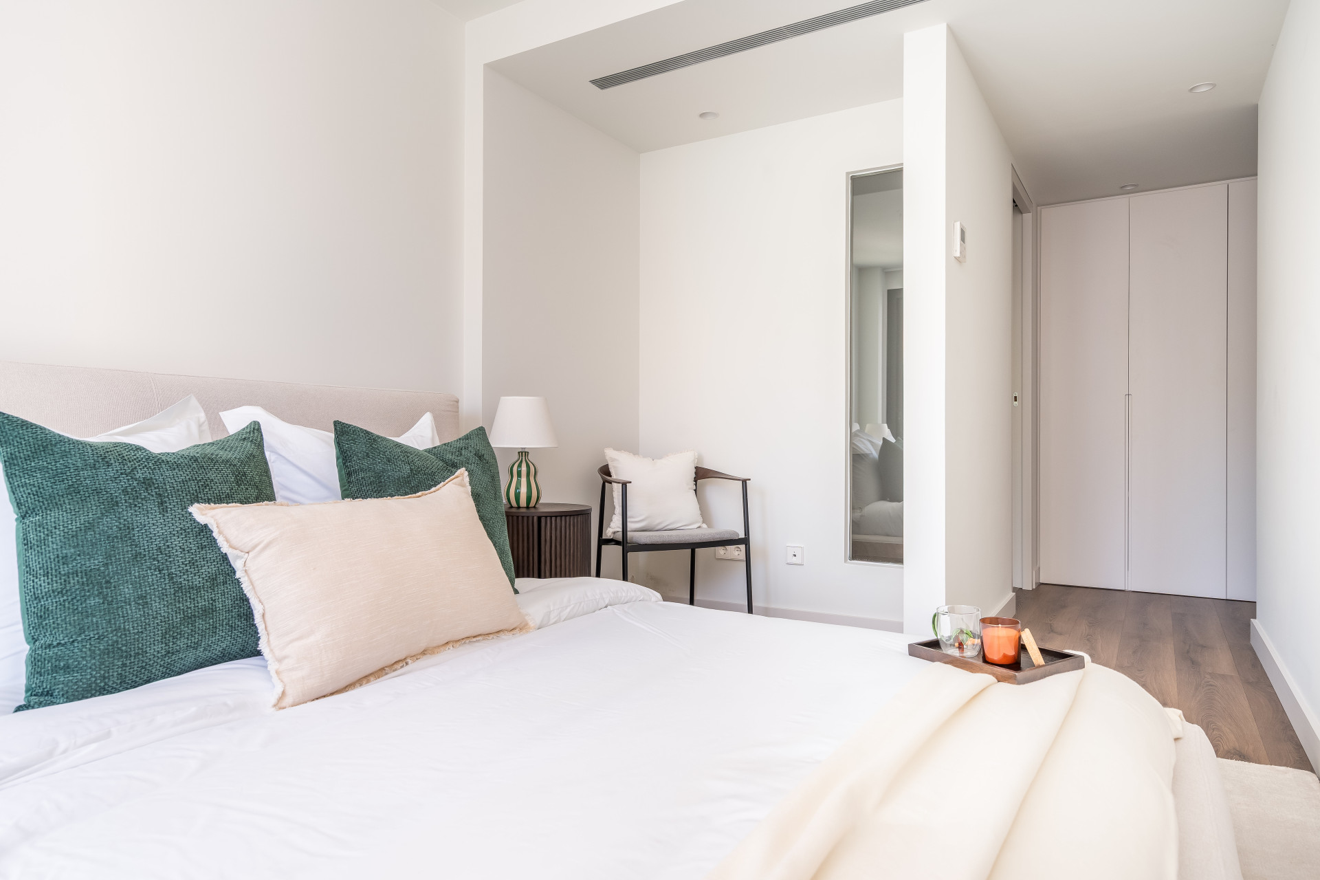 Welcome to Villa Lucalle, a contemporary masterpiece located in the picturesque grounds of Los Naranjos Hill Club in La Cerquilla, Nueva Andalucía. · Photo 10